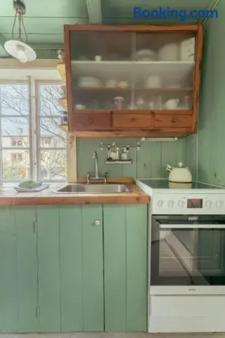 Old Fashioned House In The Heart Of T rshavn