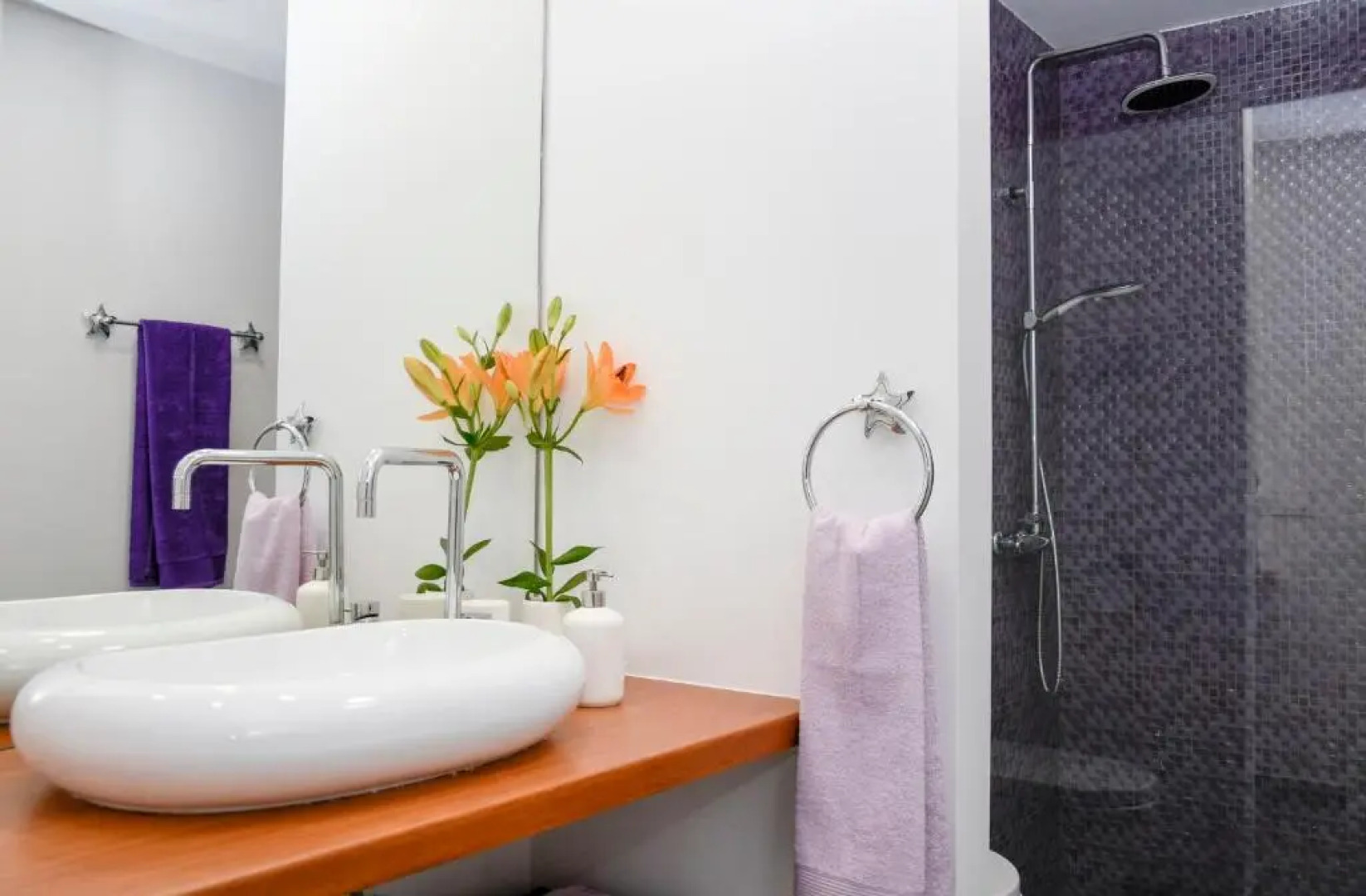 Pura Vida Beach Suites