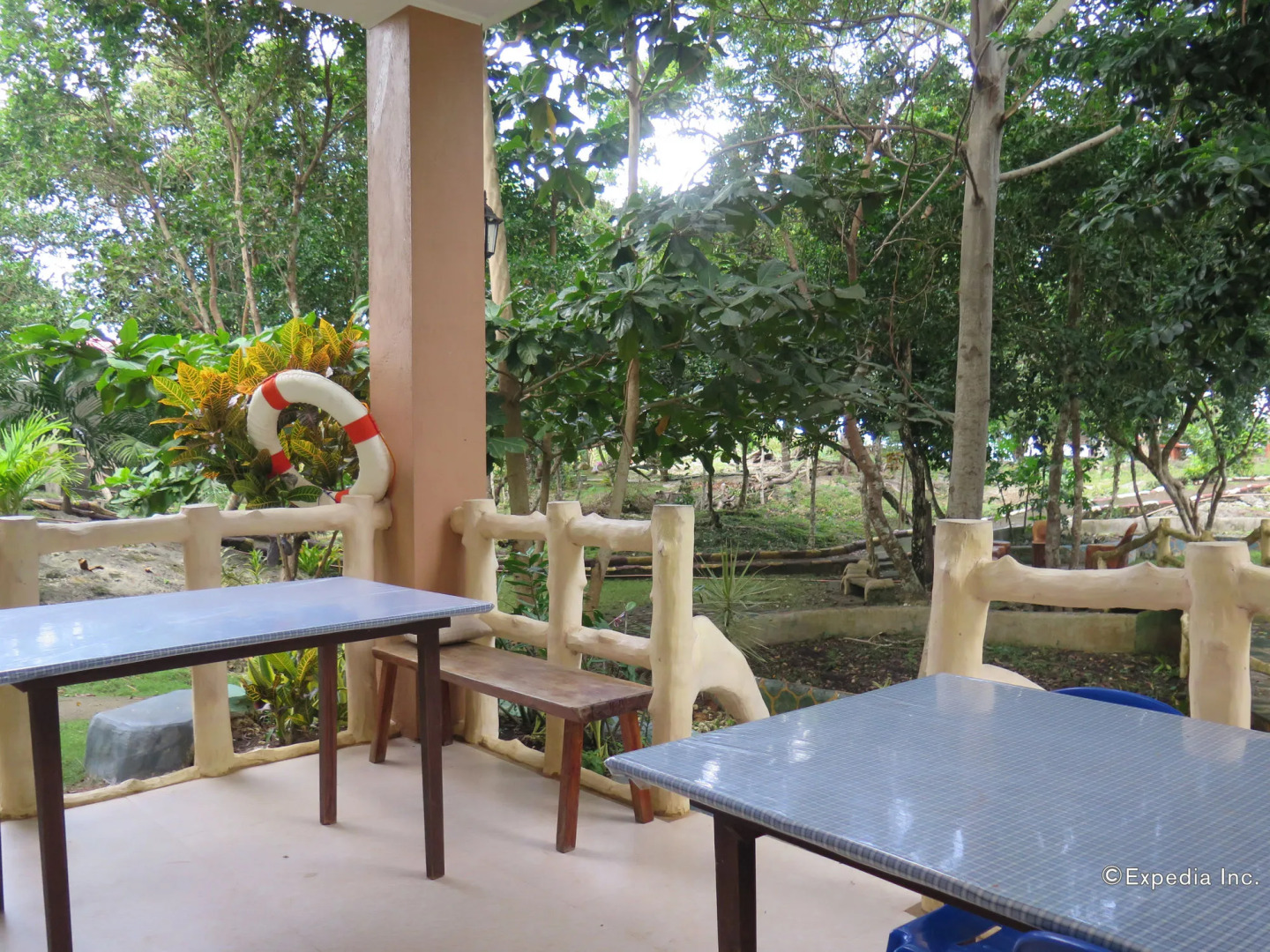 Alexis Cliff Dive Resort