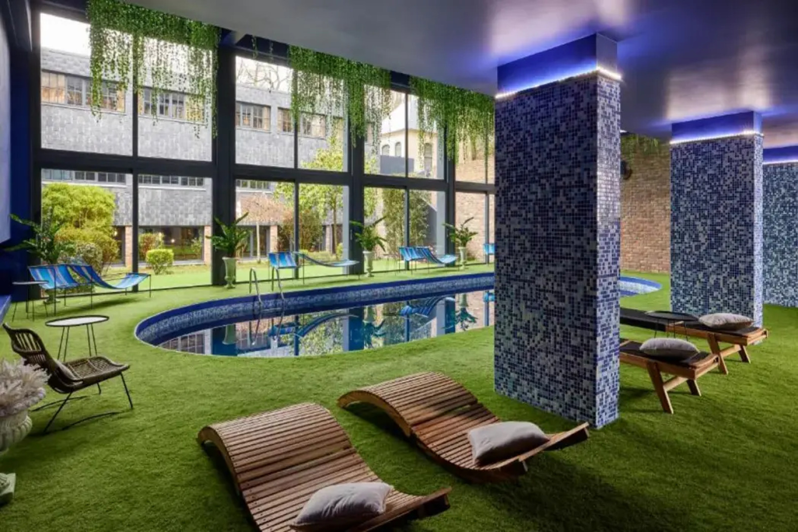 Château Jeanne & the Forest - Château de Montvillargenne