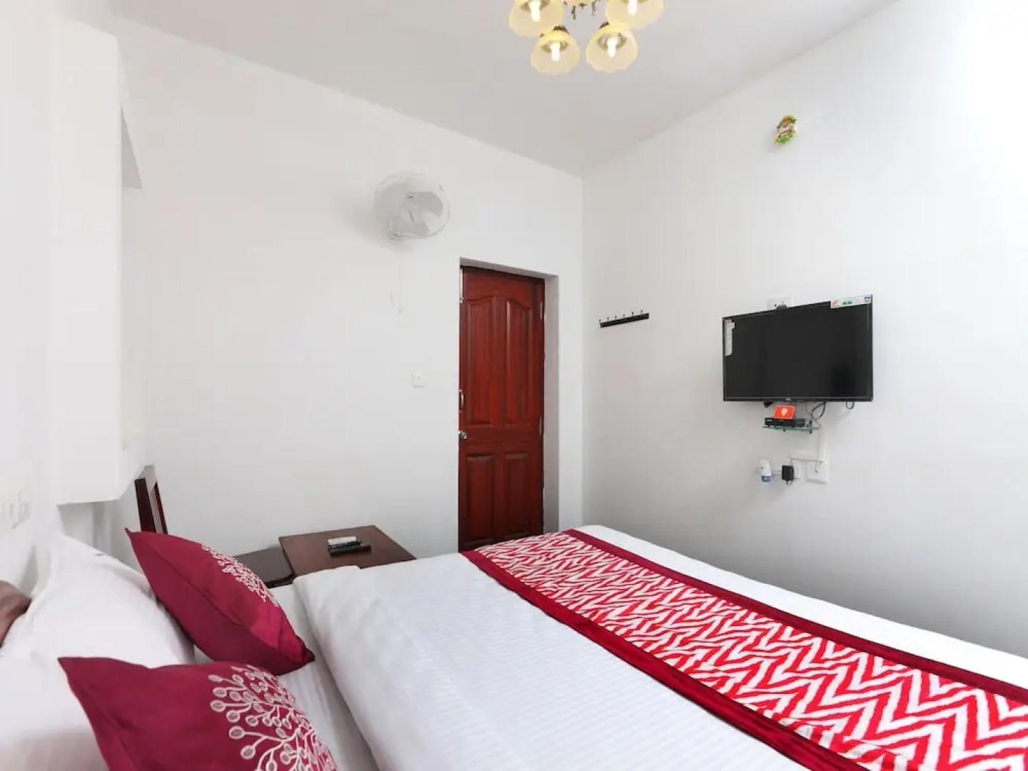 OYO 11582 Villa Triomphe