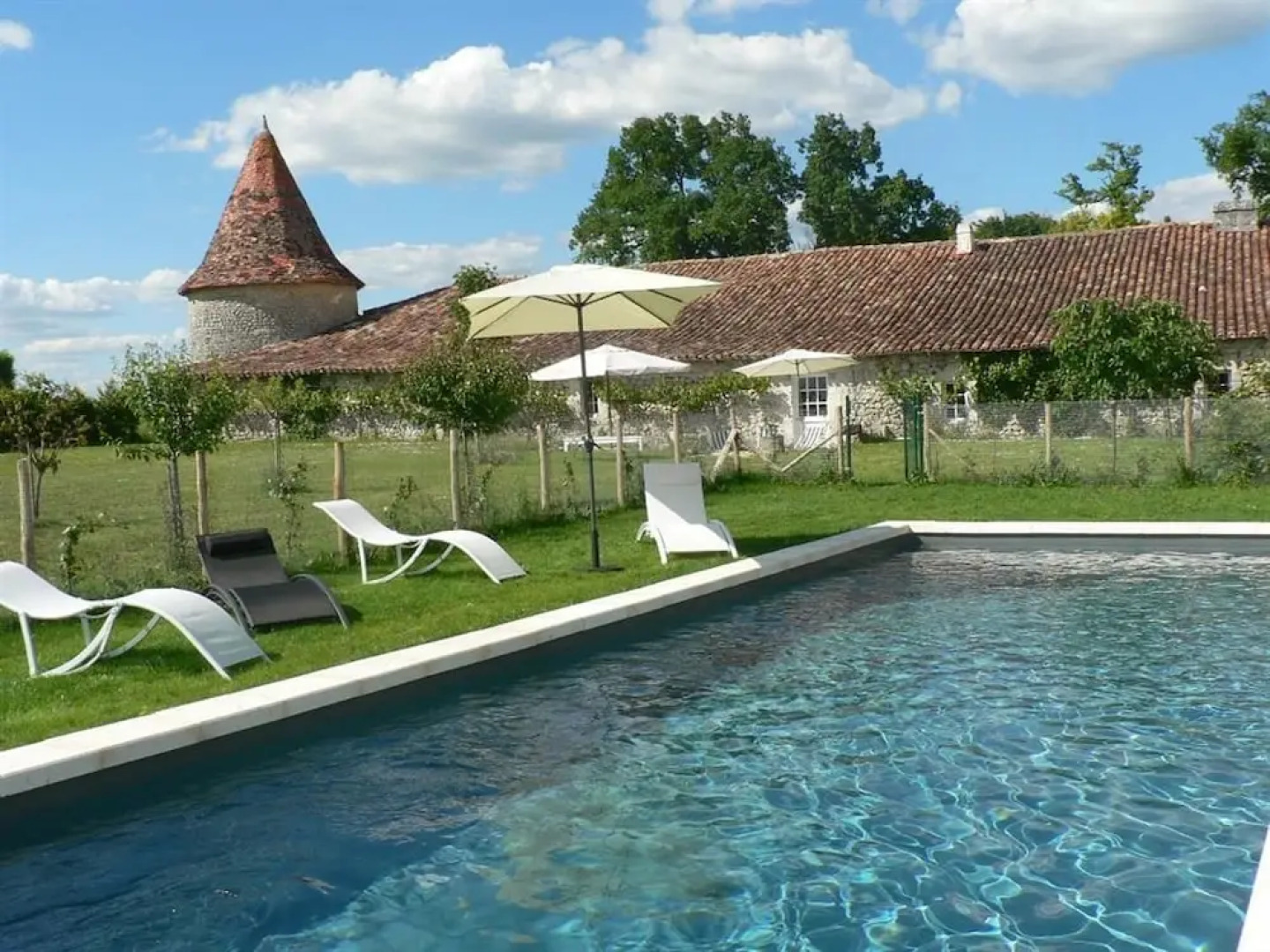 Chambres dHôtes et Gîtes du Château de Clauzuroux