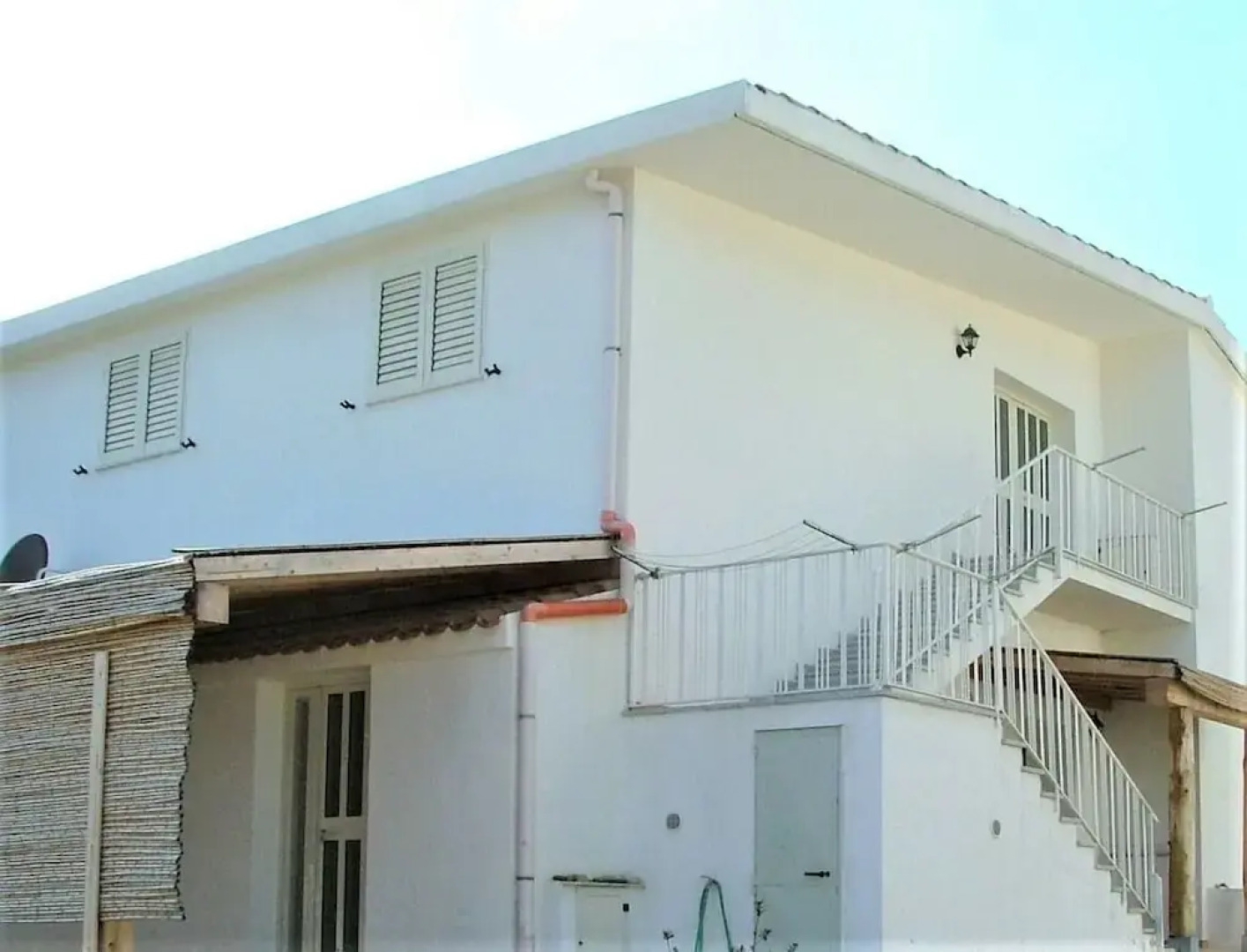 Foximanna on the North Floor in a Villa Surrounded by Greenery Facing the sea