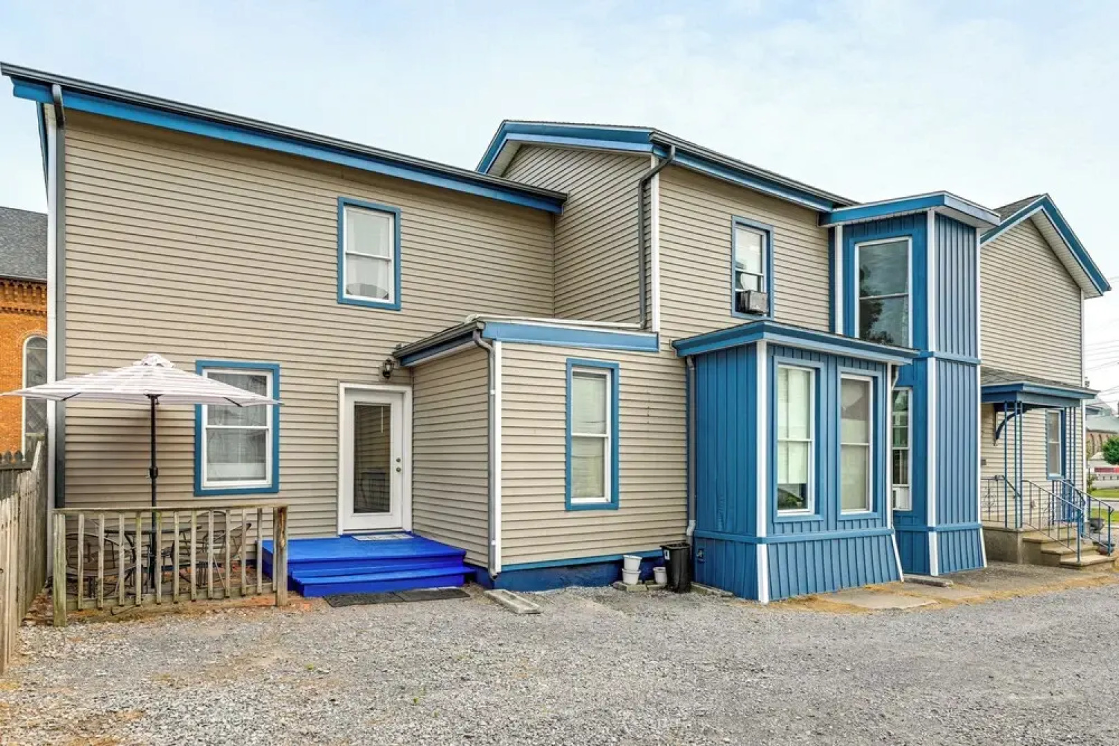 Near Cayuga Wine Trail: Seneca Falls Convenience!