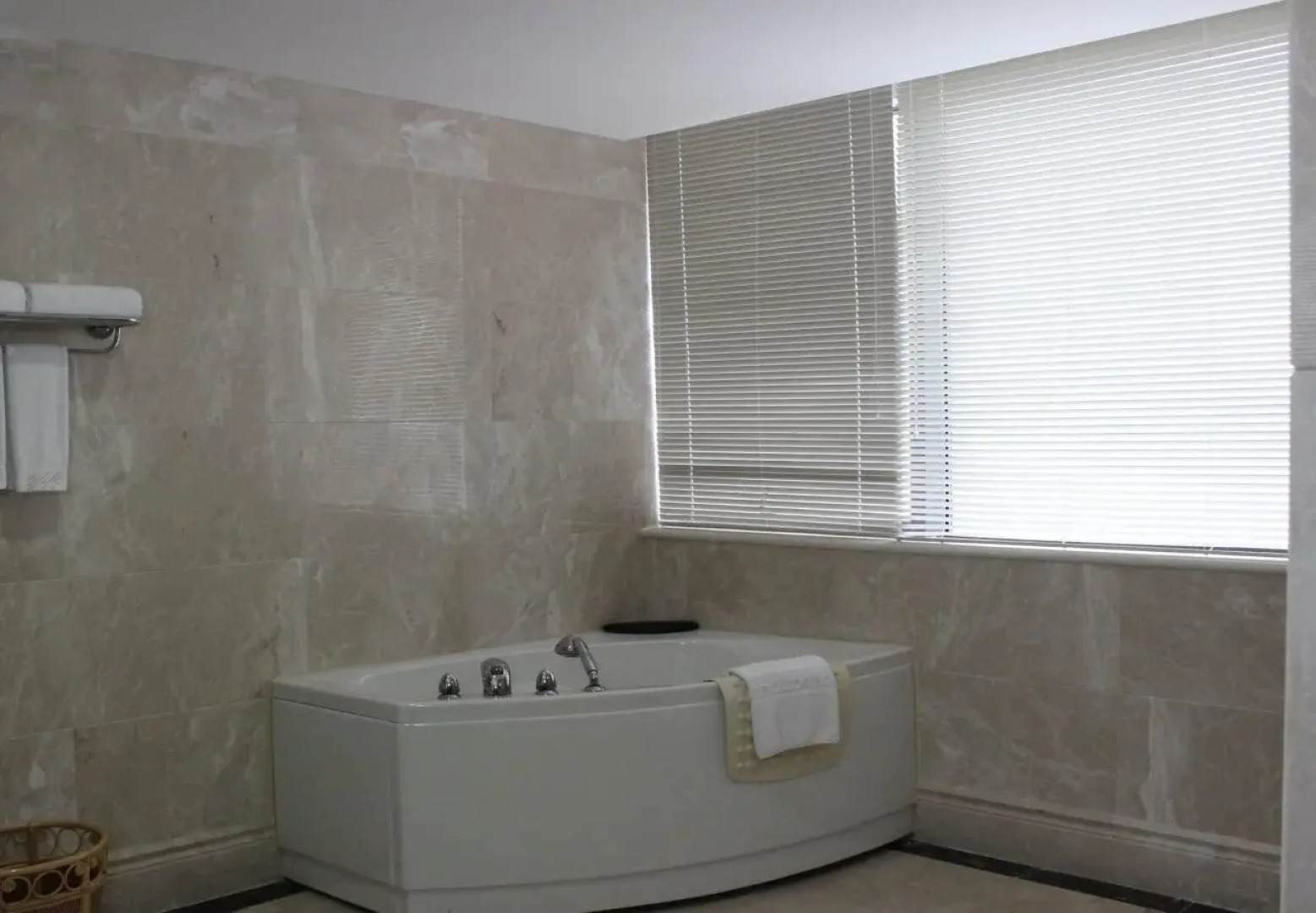 Manhatton Hotel Beihai