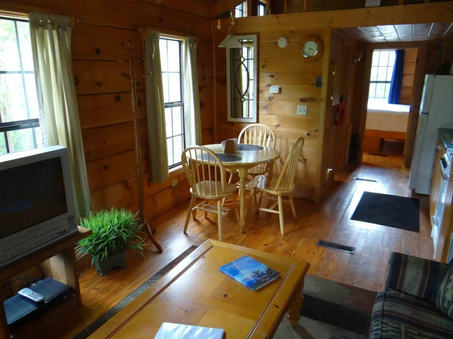 Engadine Inn & Cabins