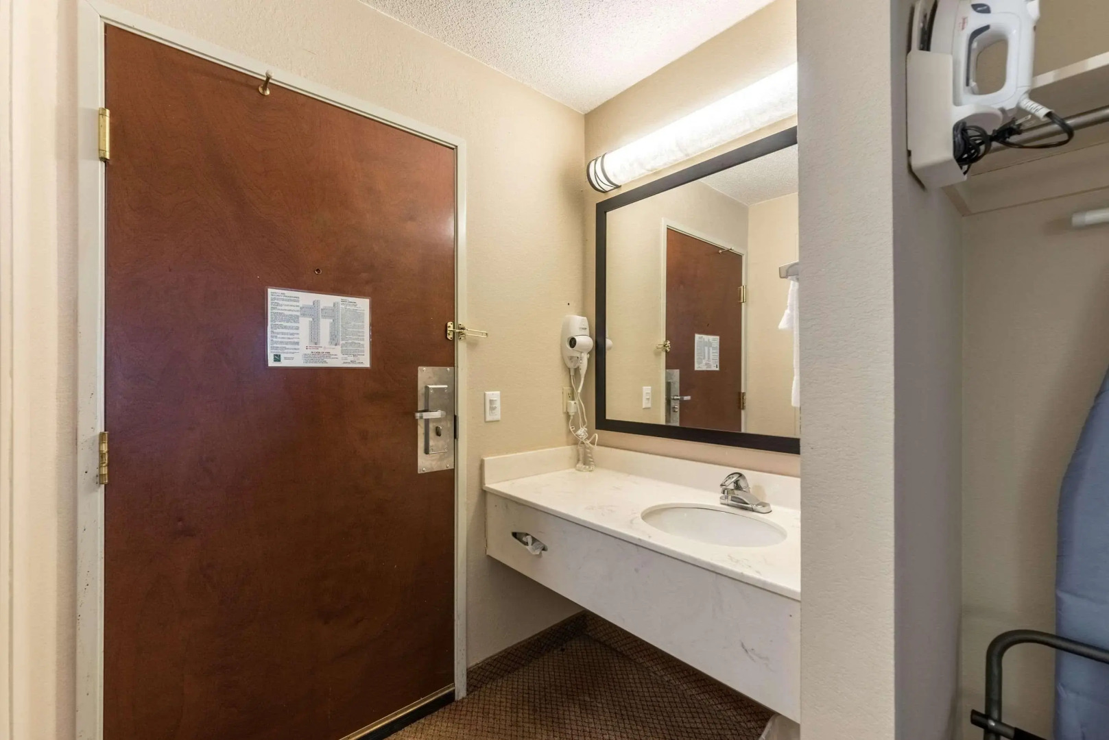 Quality Inn & Suites Clemmons I-40