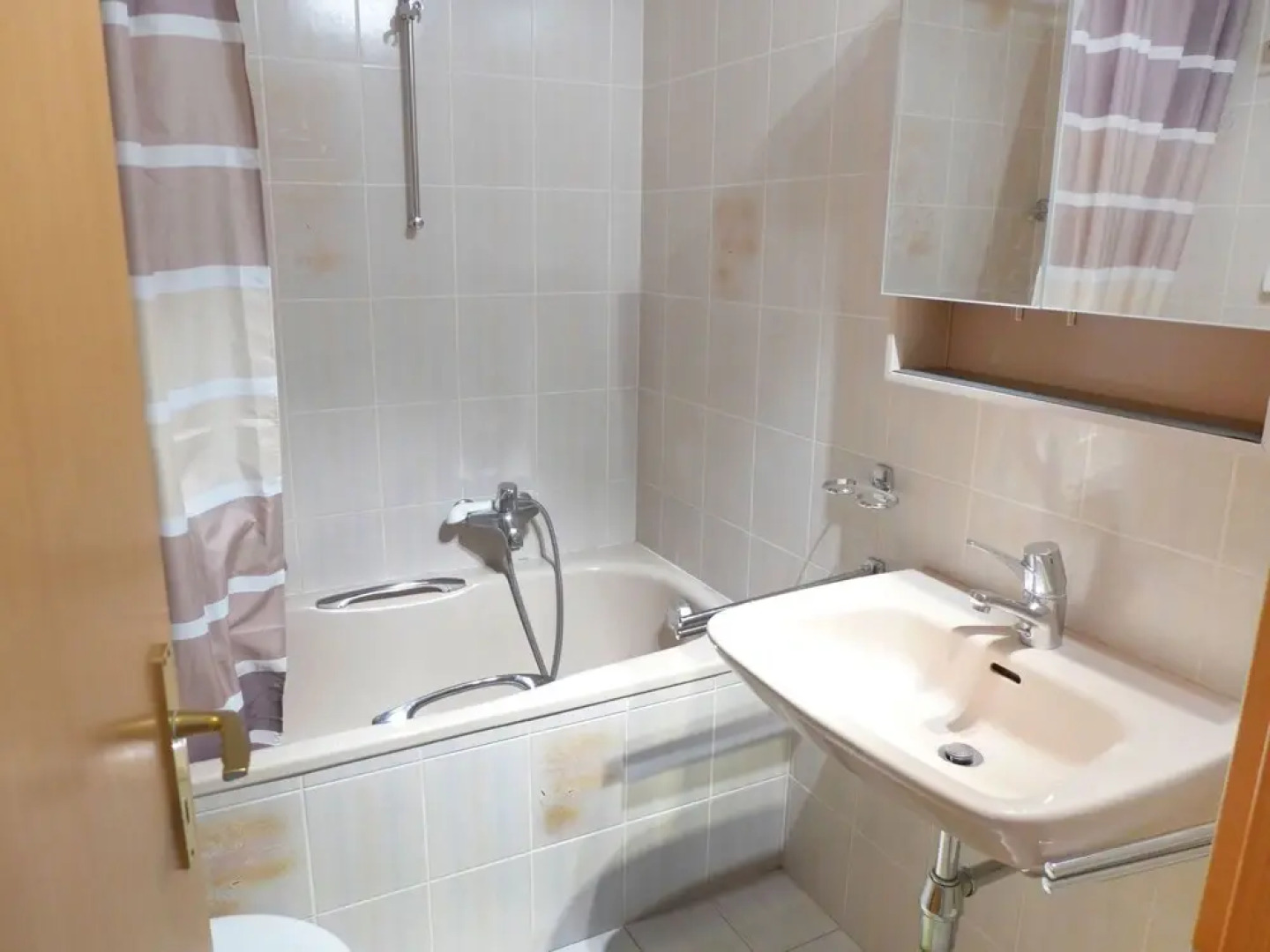 Santa Barbara Lens in Lens