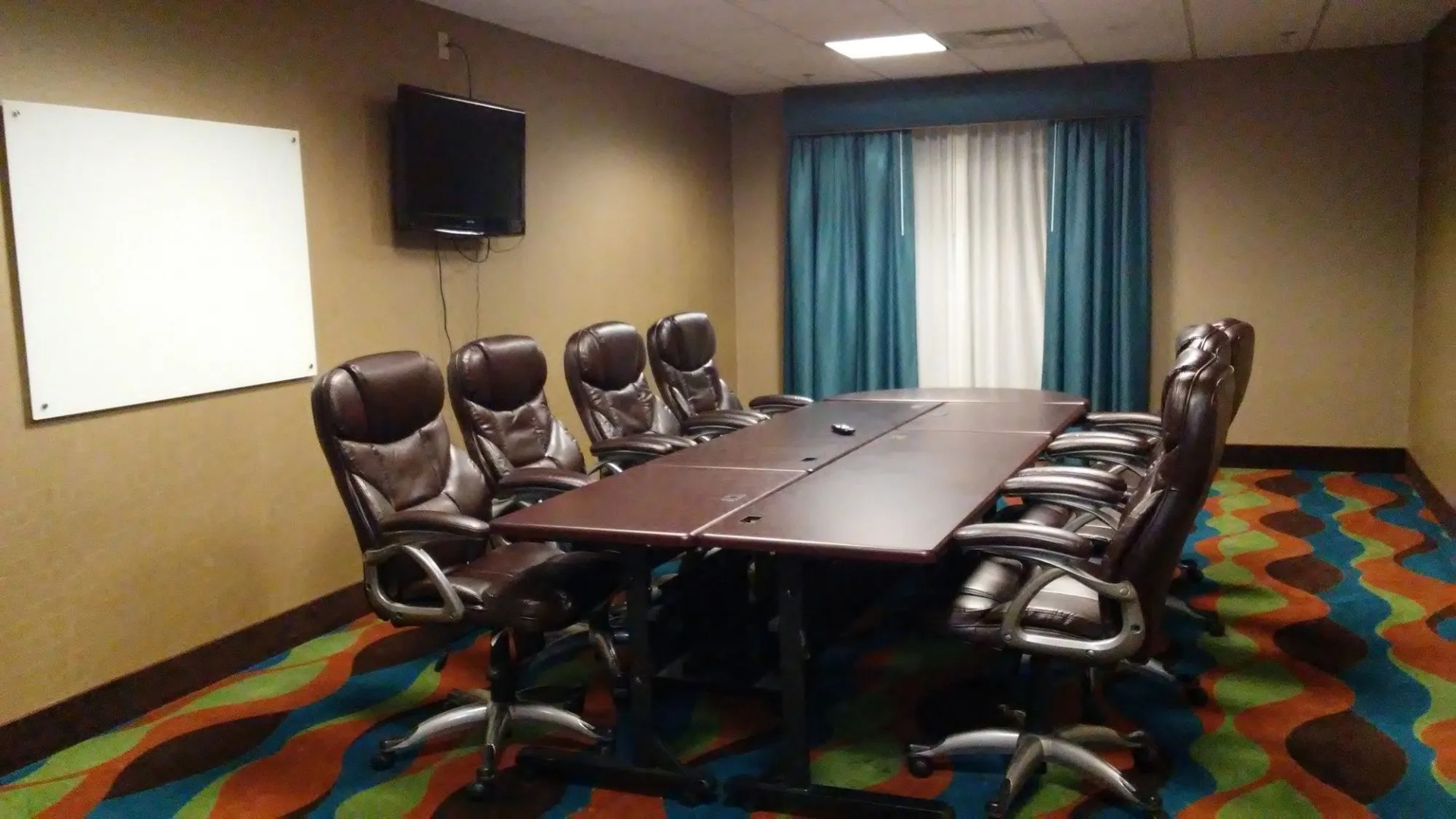 Holiday Inn Express & Suites Junction City by IHG