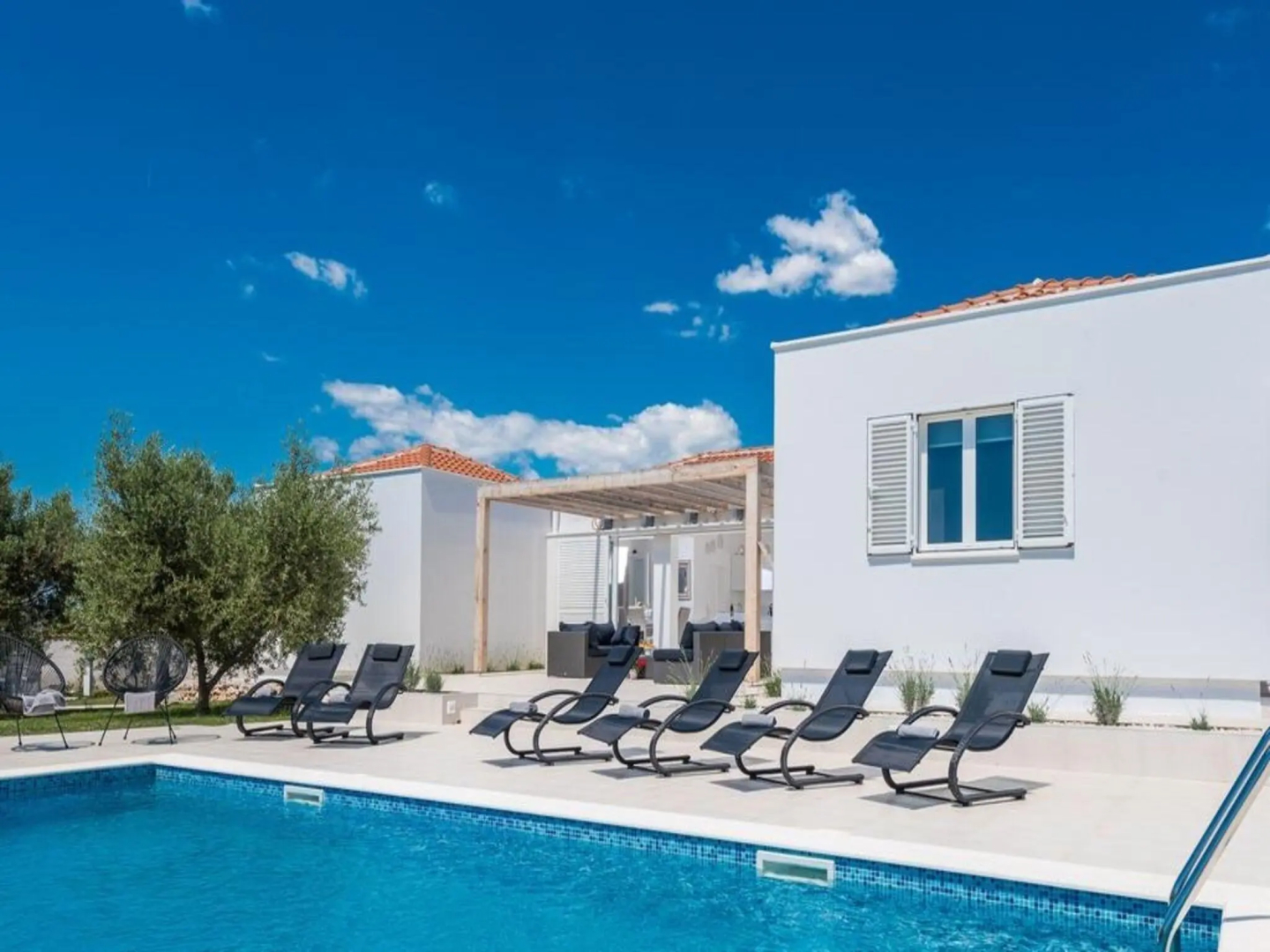 Villa in Debeljak With Pool Near the Sea
