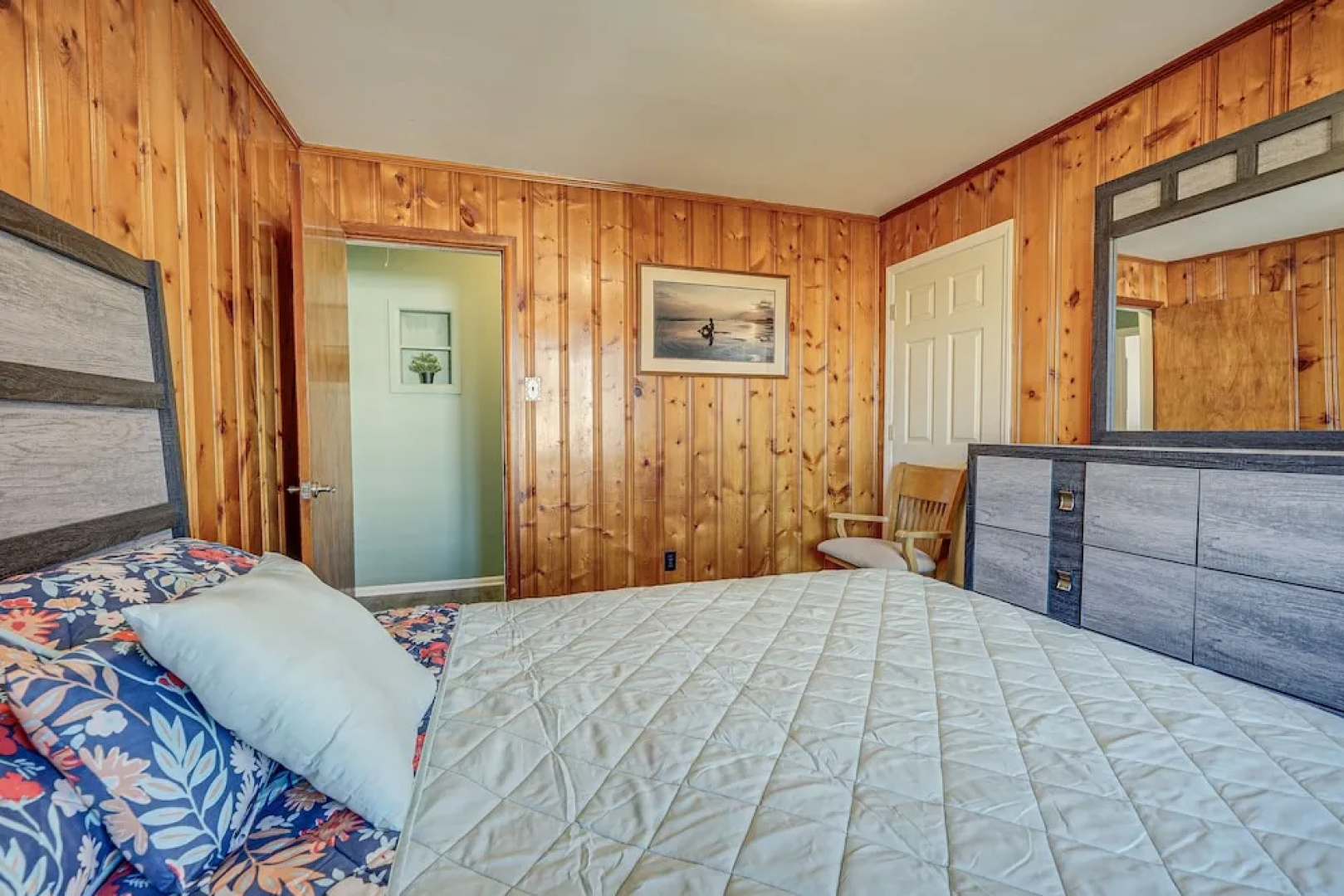 Sneads Ferry Vacation Rental - Walk to Boat Ramp!