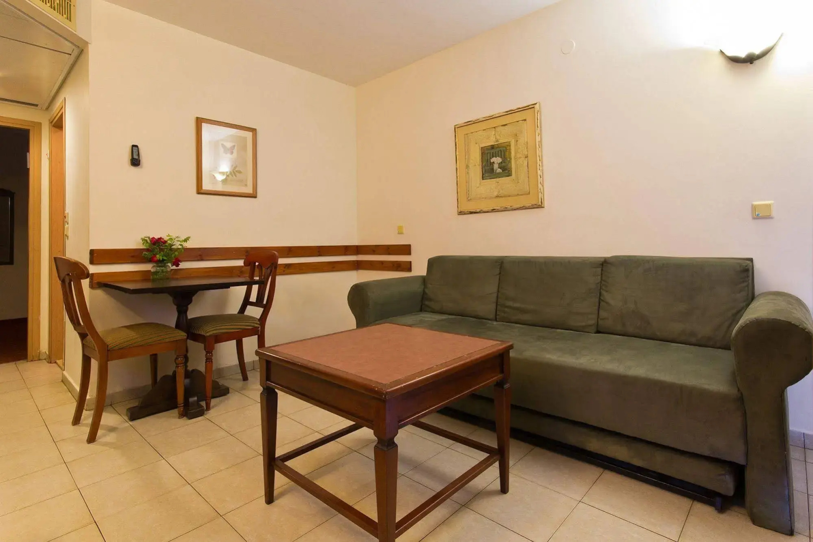 Shoresh Green Hills Family Suites Hotel
