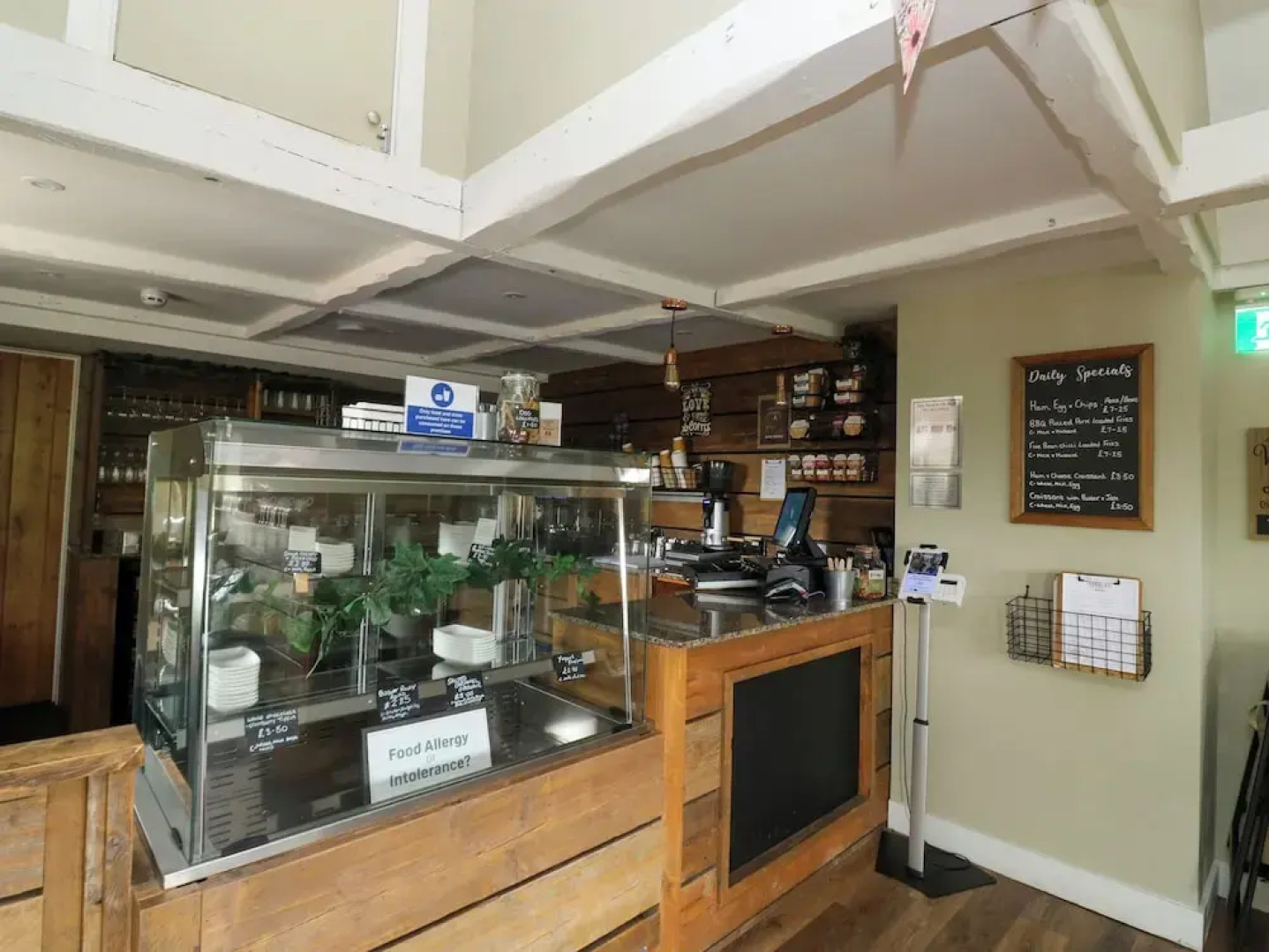 Harcombe House Bungalow 11