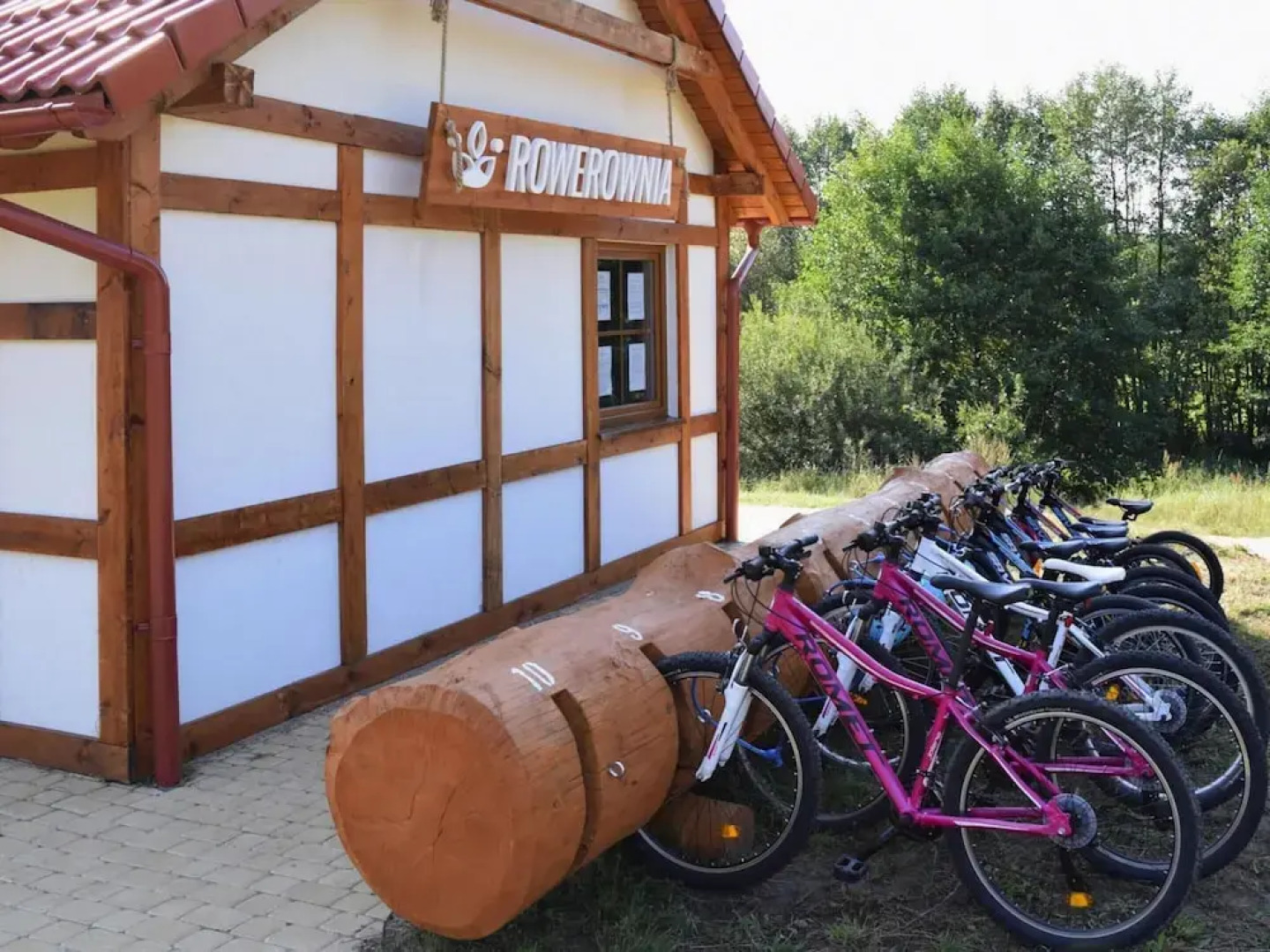 Semi-detached House Near the Lake