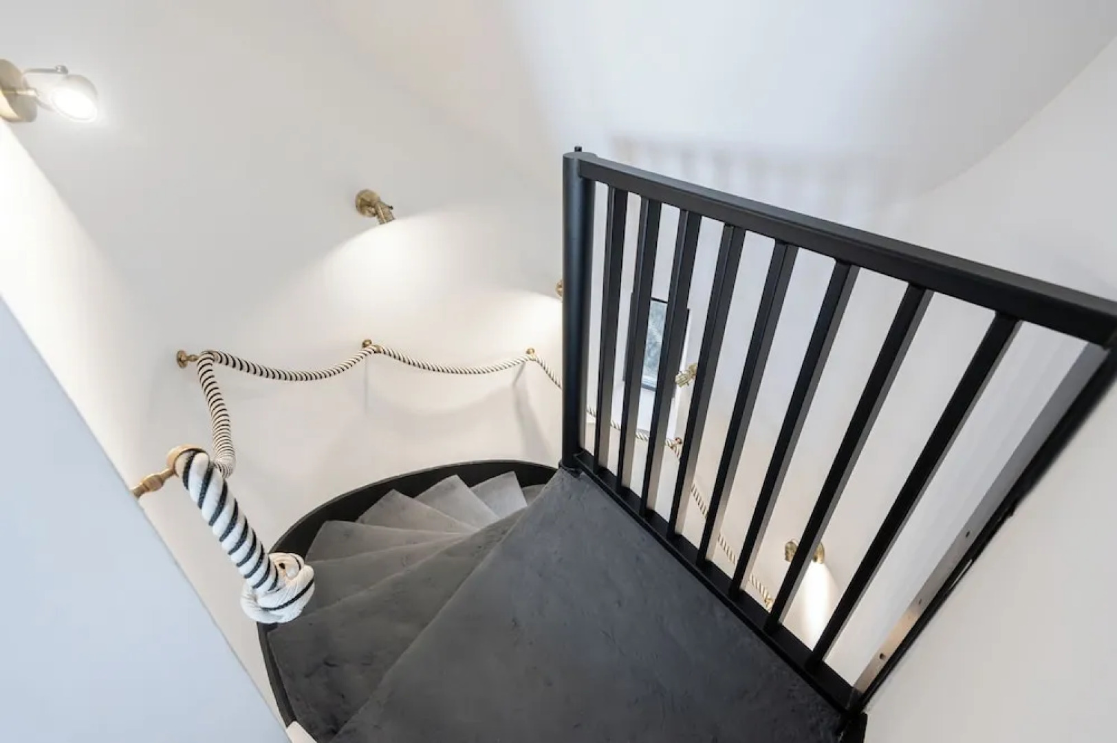 Shorefront Apartment - Sea View With 3 Bedrooms