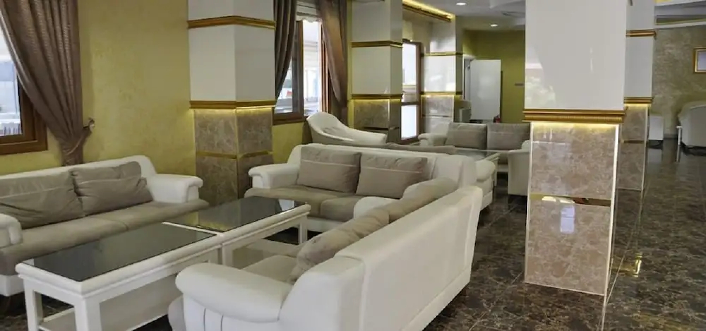 Ugur Hotel