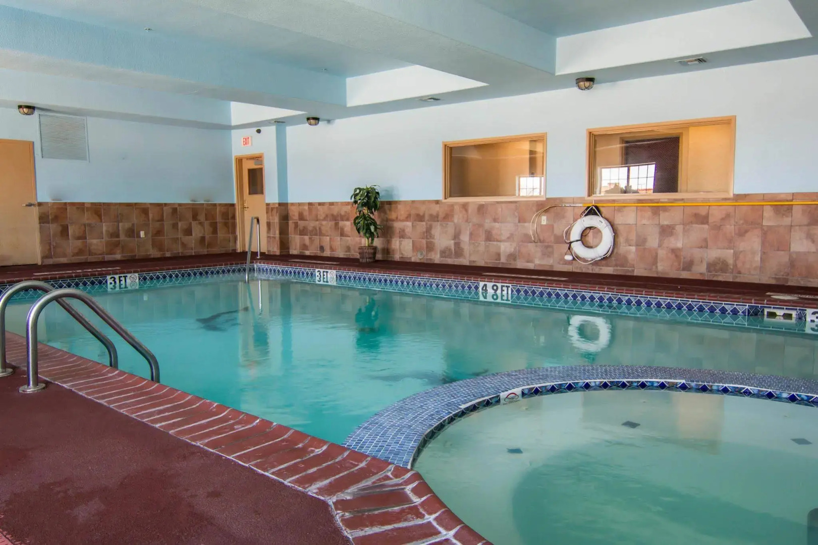 Clarion Inn & Suites Weatherford South