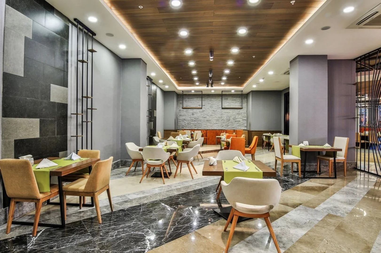 Saturn Palace Resort 