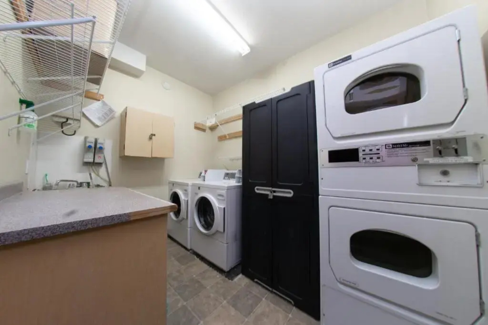 Squamish Adventure Inn & Hostel