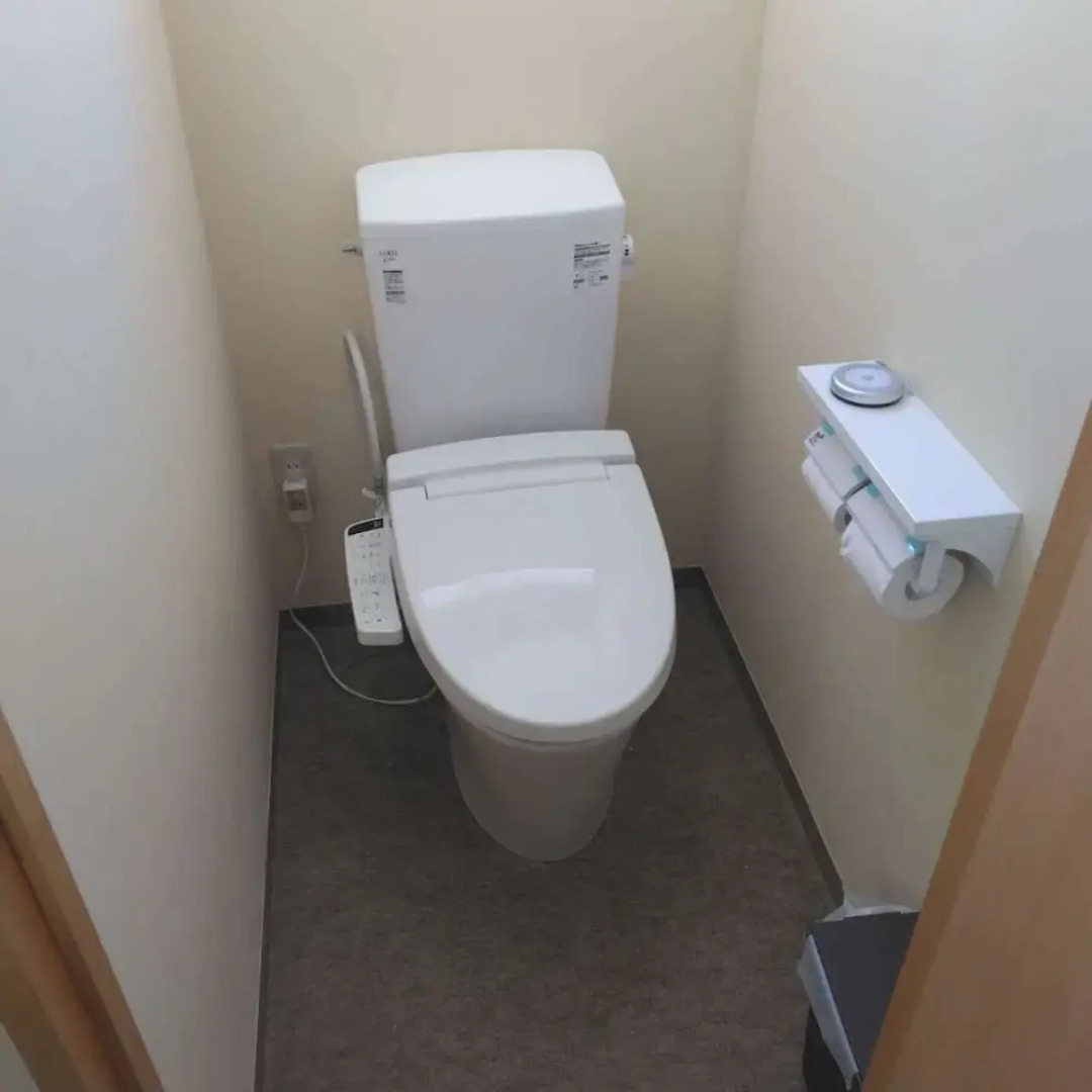 World Inn Muroran Nakamano-Ie! Noboribetsu, Toyako, Sapporo, and Airport Direct Bus Stop