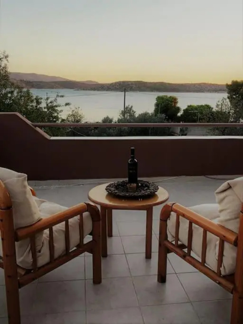 Penthouse Studio next to the Sea