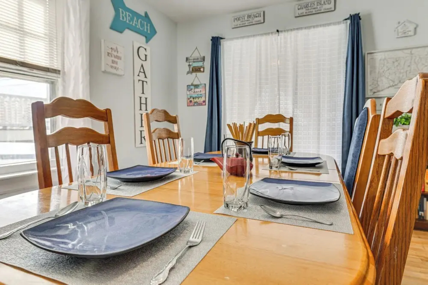 Beachfront, Dog-friendly Milford Getaway w/ Yard!