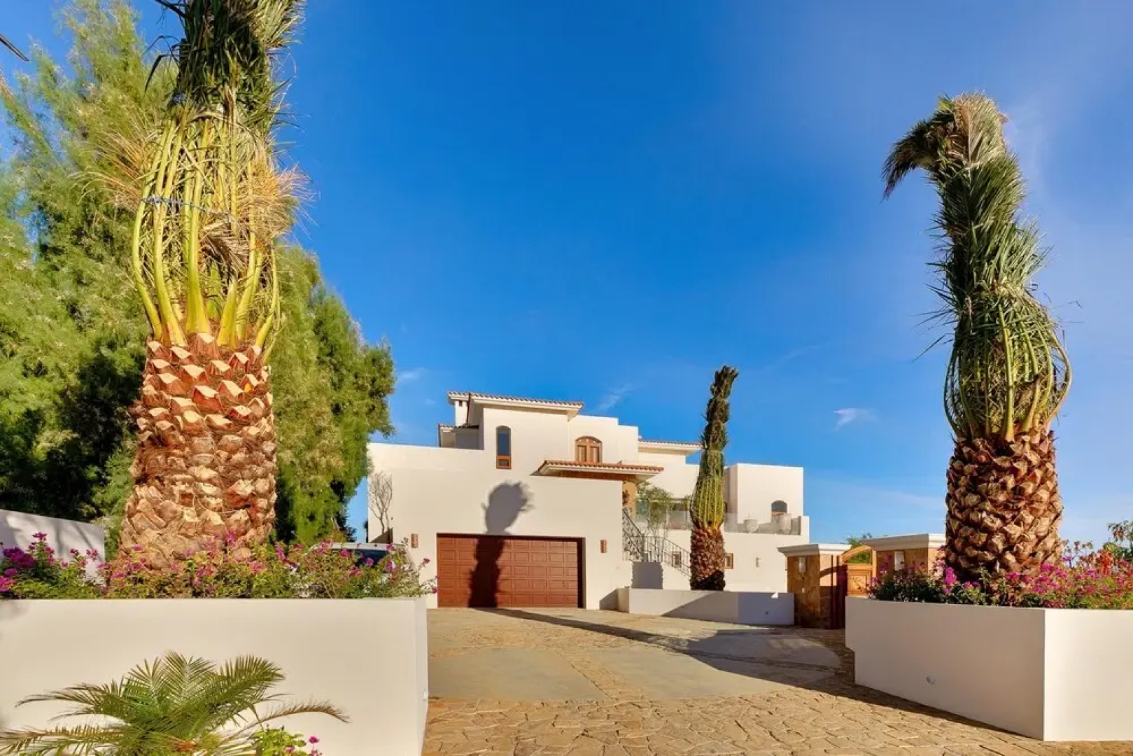 Oceanfront Getaway Near Cabo Pulmo: Villa Bahia de los Frailes