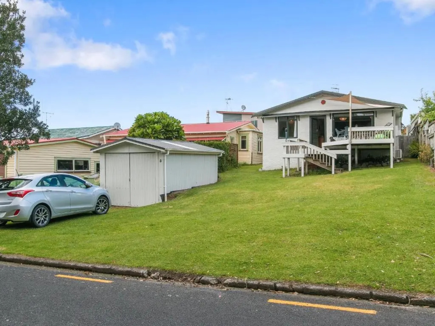 Beach Serene - Waihi Beach Bach