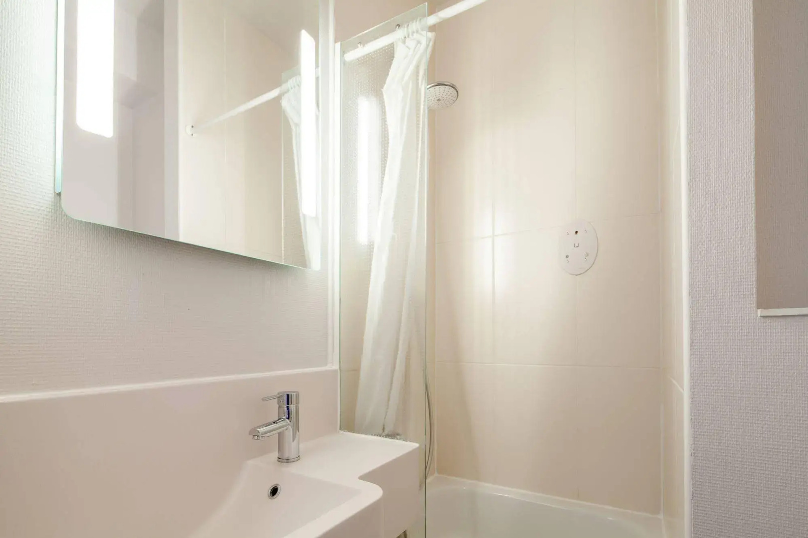 B&B HOTEL Creil Chantilly