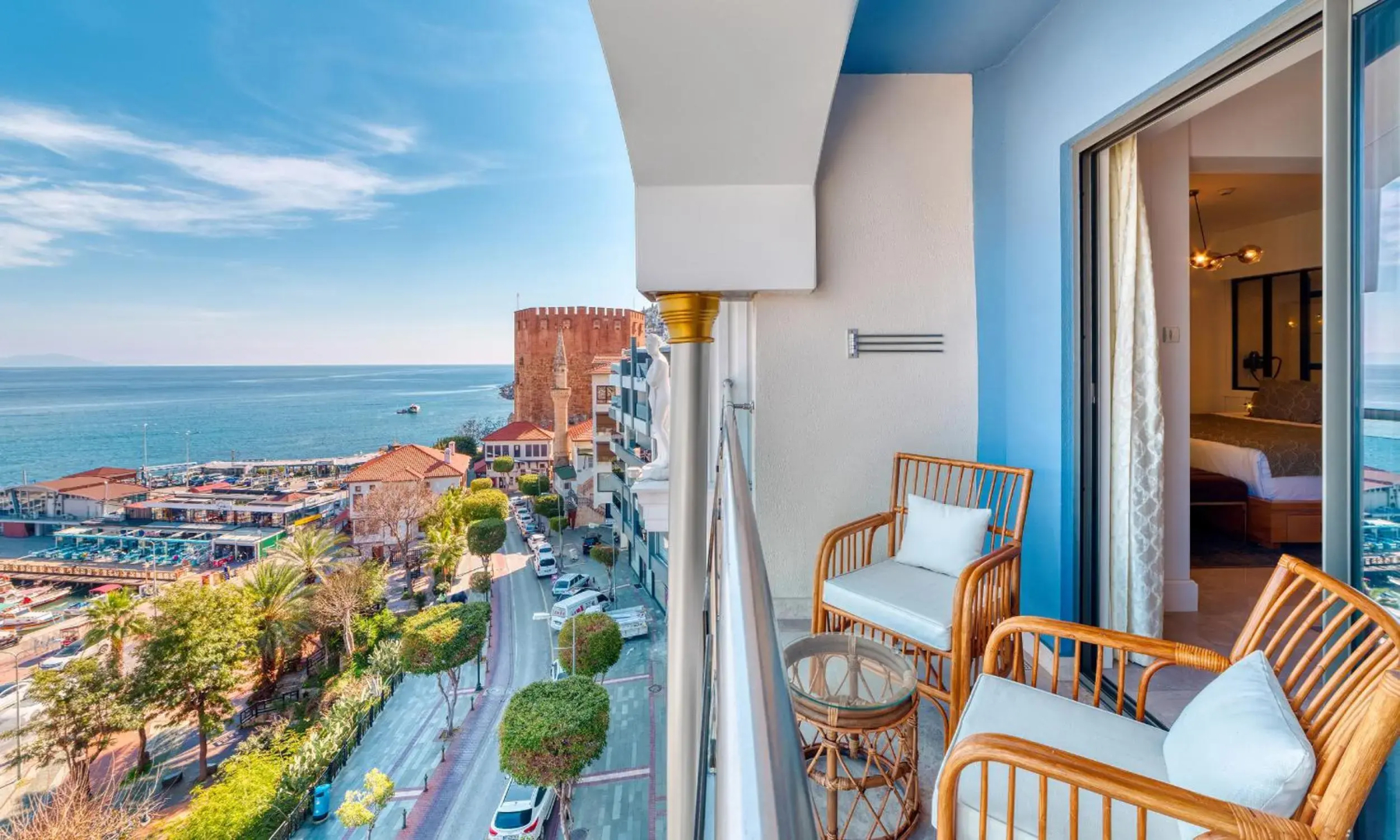 Numa Port Hotel
