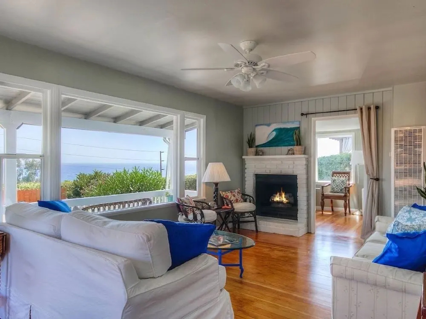 Summerland Ocean View Cottage by RedAwning