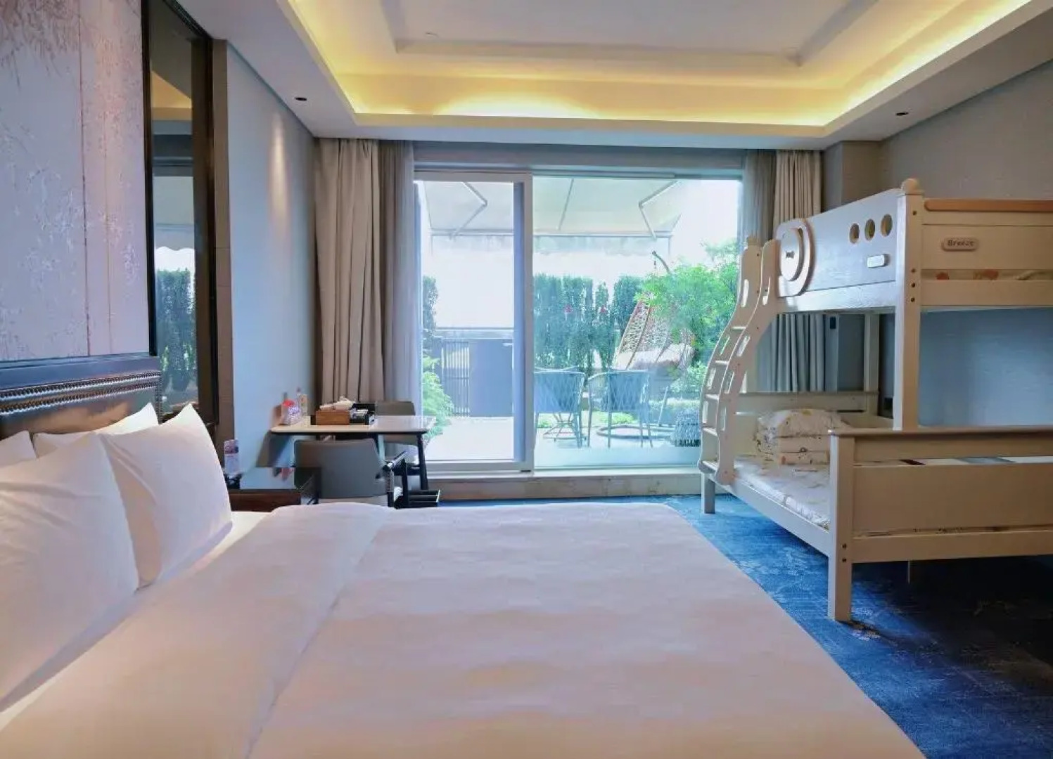 HUALUXE Leshan by IHG