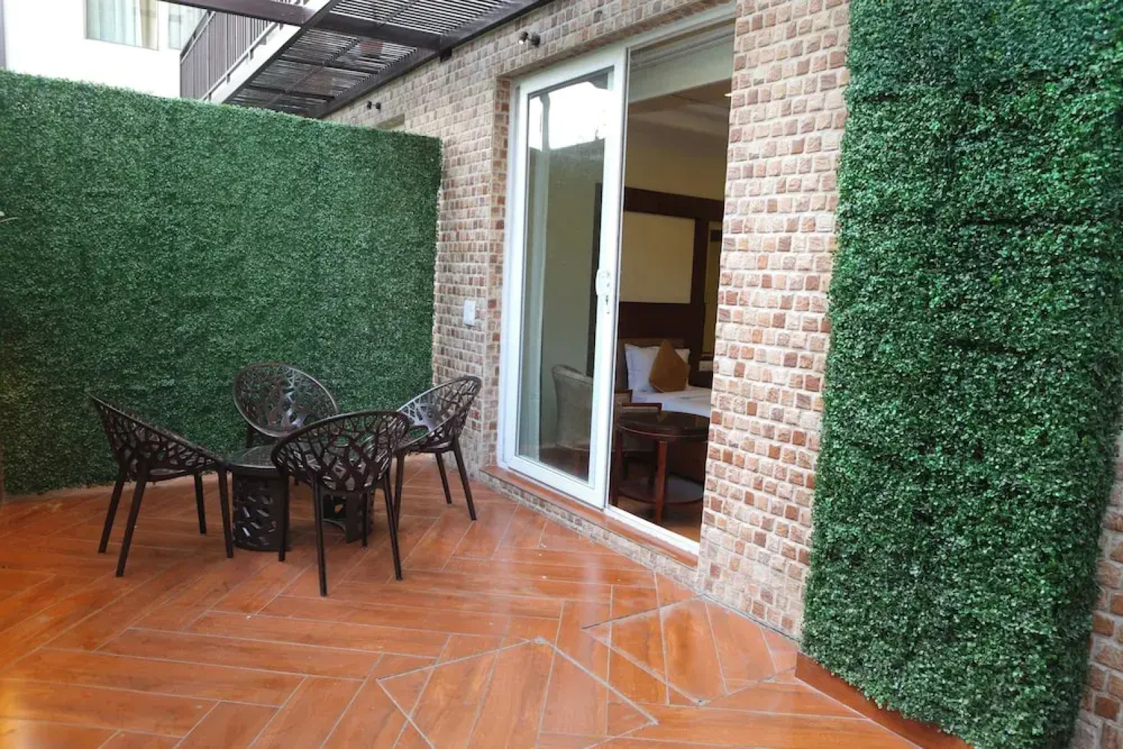 Karon Hotel - Lajpat Nagar