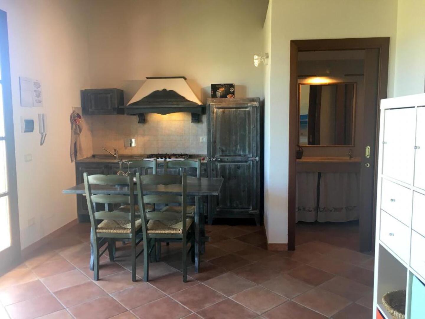 TOSCANA TOUR - small cottage with aircon, private terrace and garden - 2000m from the beach