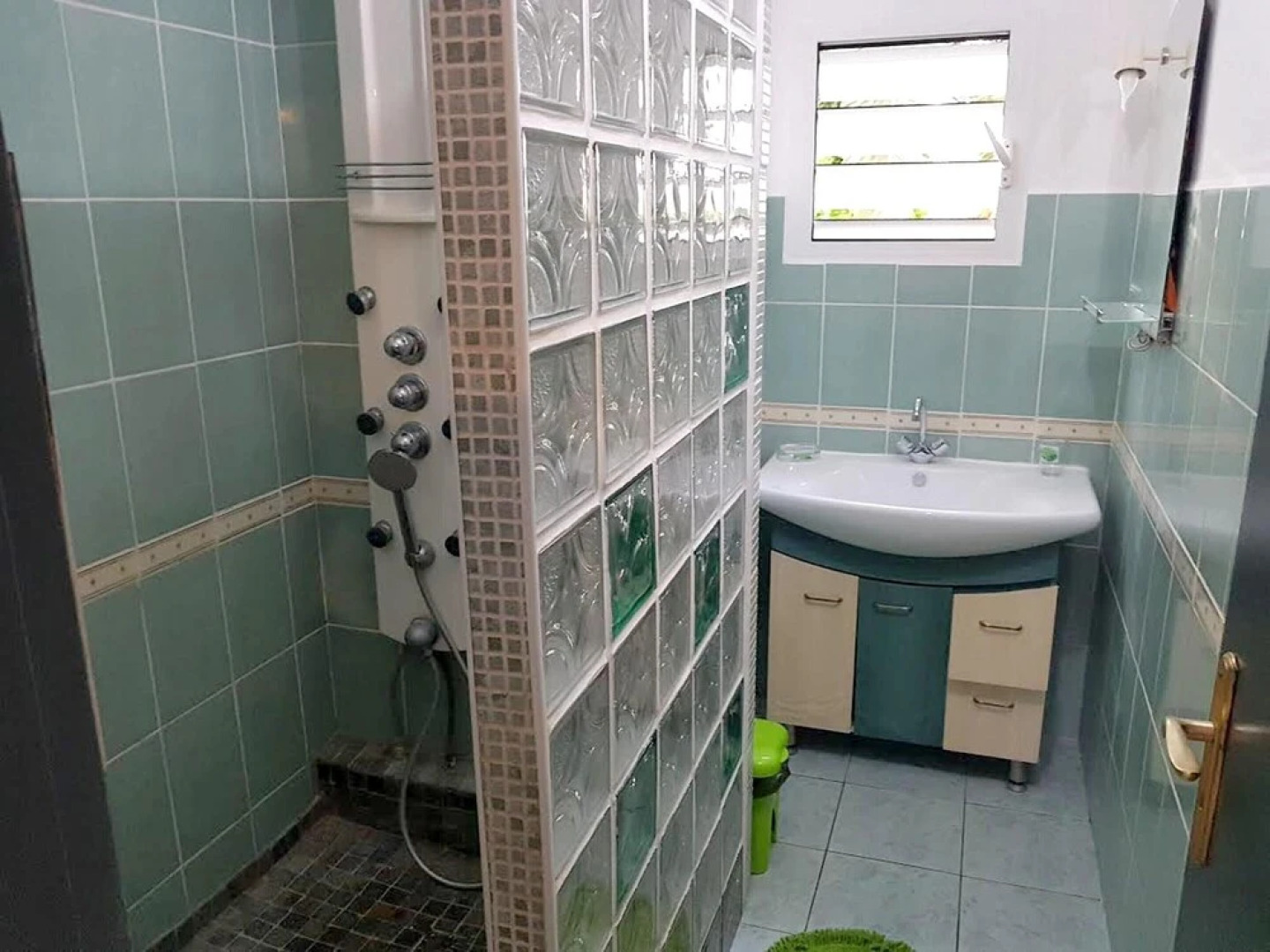 House With 3 Bedrooms in Tampon, With Wonderful Mountain View, Enclose