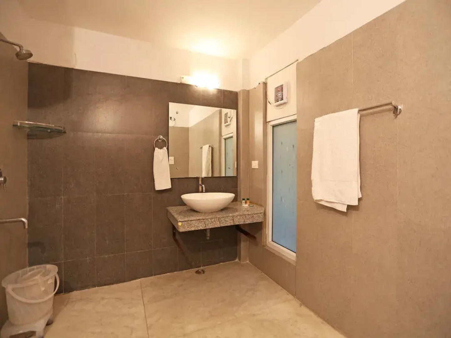 OYO Flagship Noida Golf Course