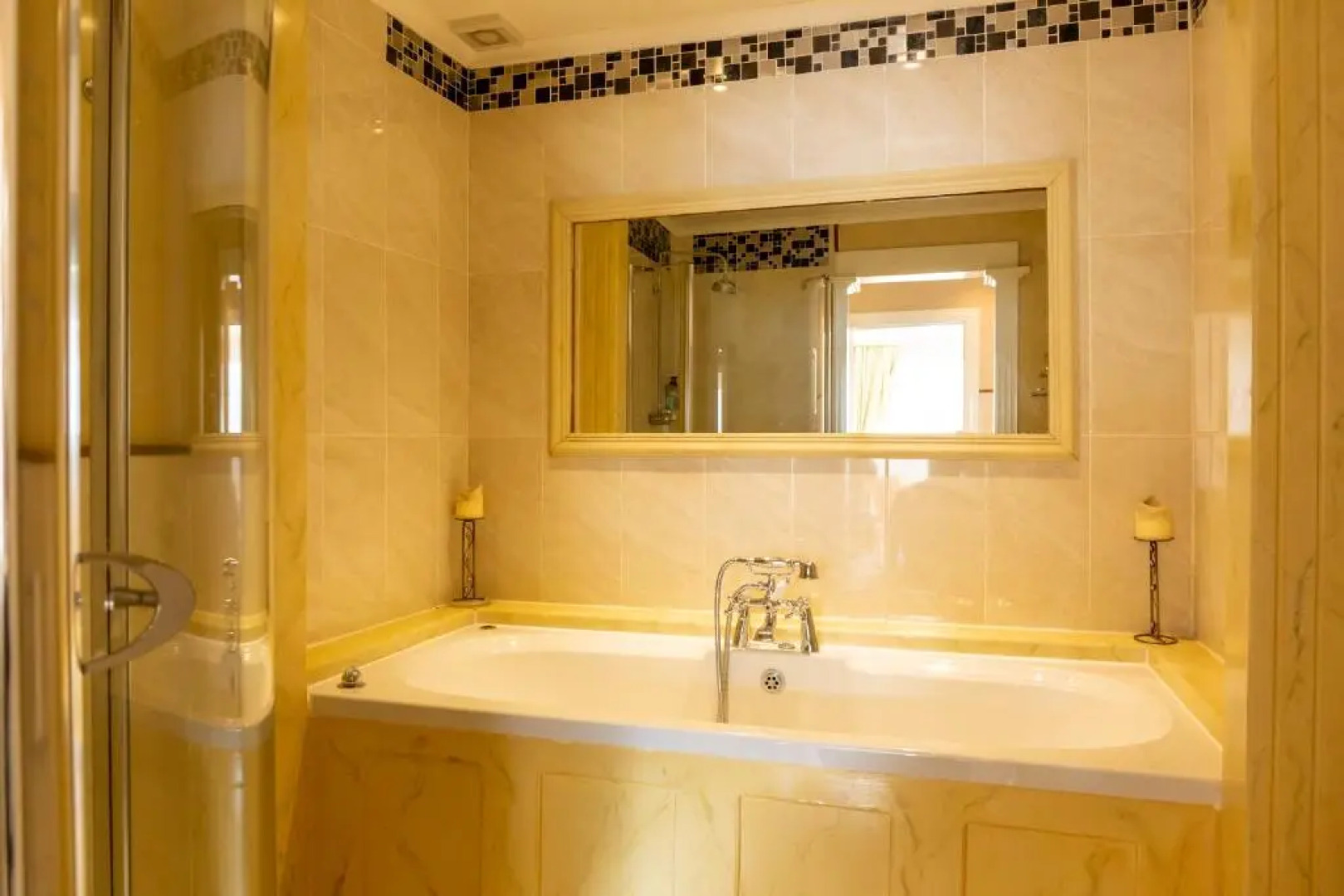 OYO The Lodge On The Loch Onich