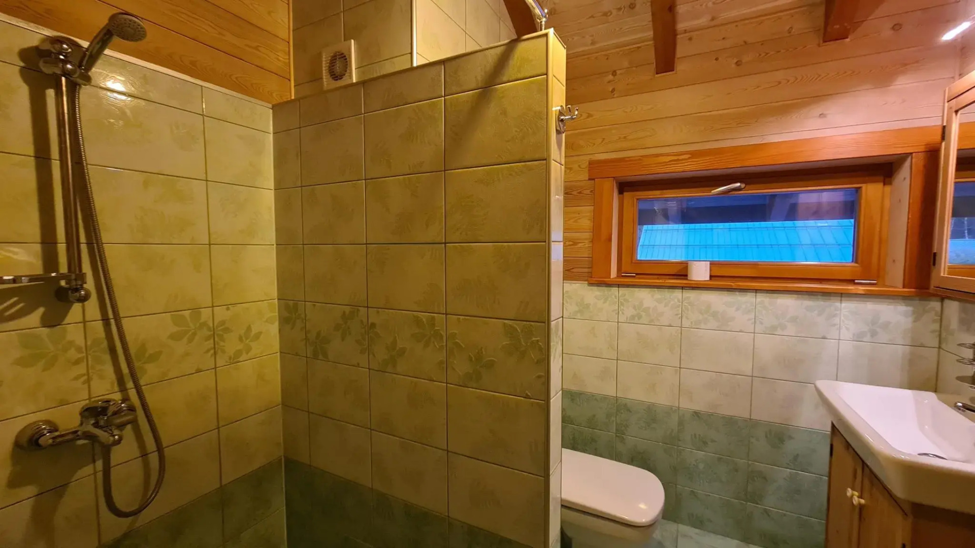 Коттедж А8 на базе отдыха Новинки Парк