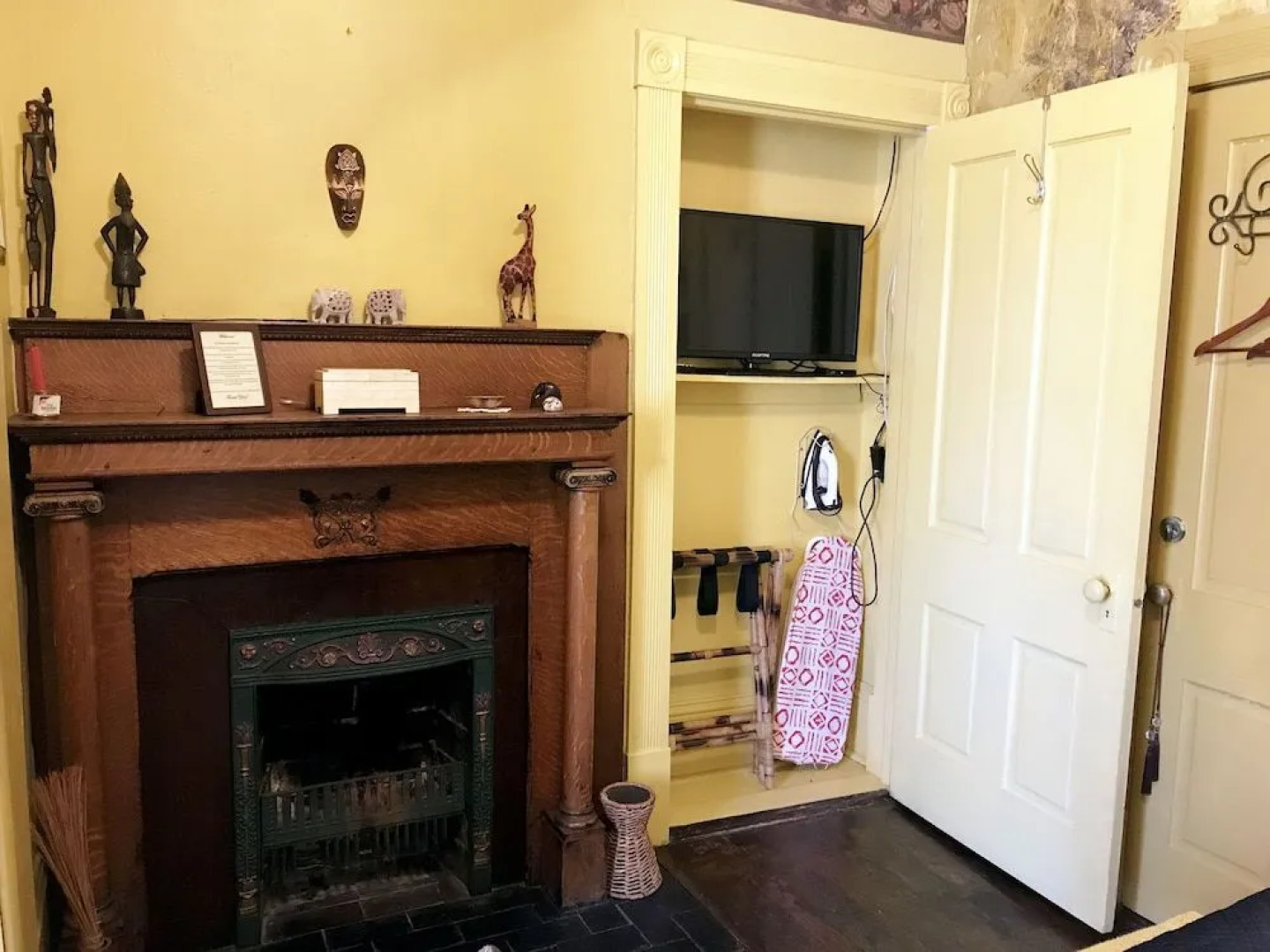 The Simmons-Bond Inn