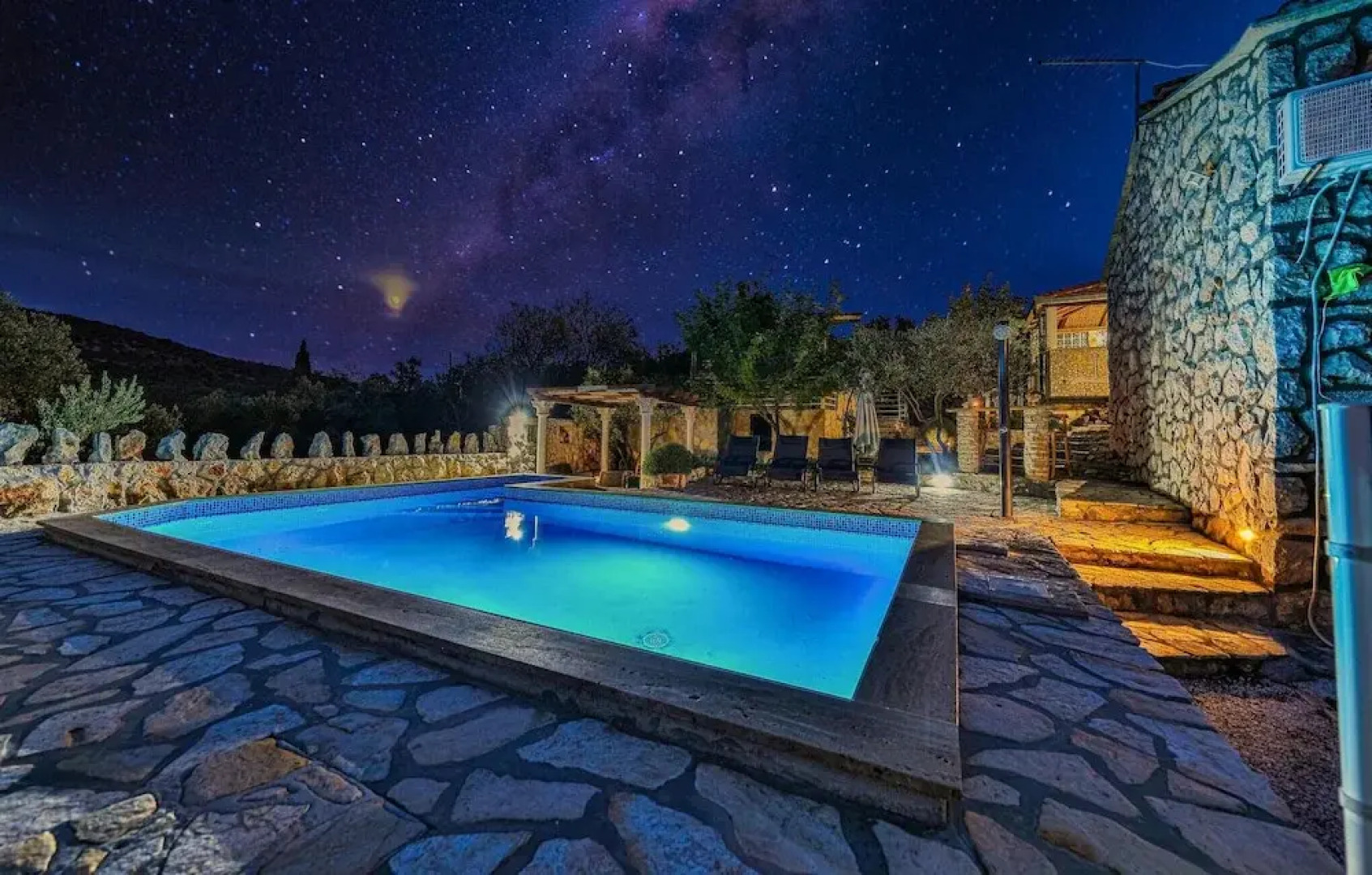 Beautiful Home in Drvenik Veliki With Wifi and 2 Bedrooms