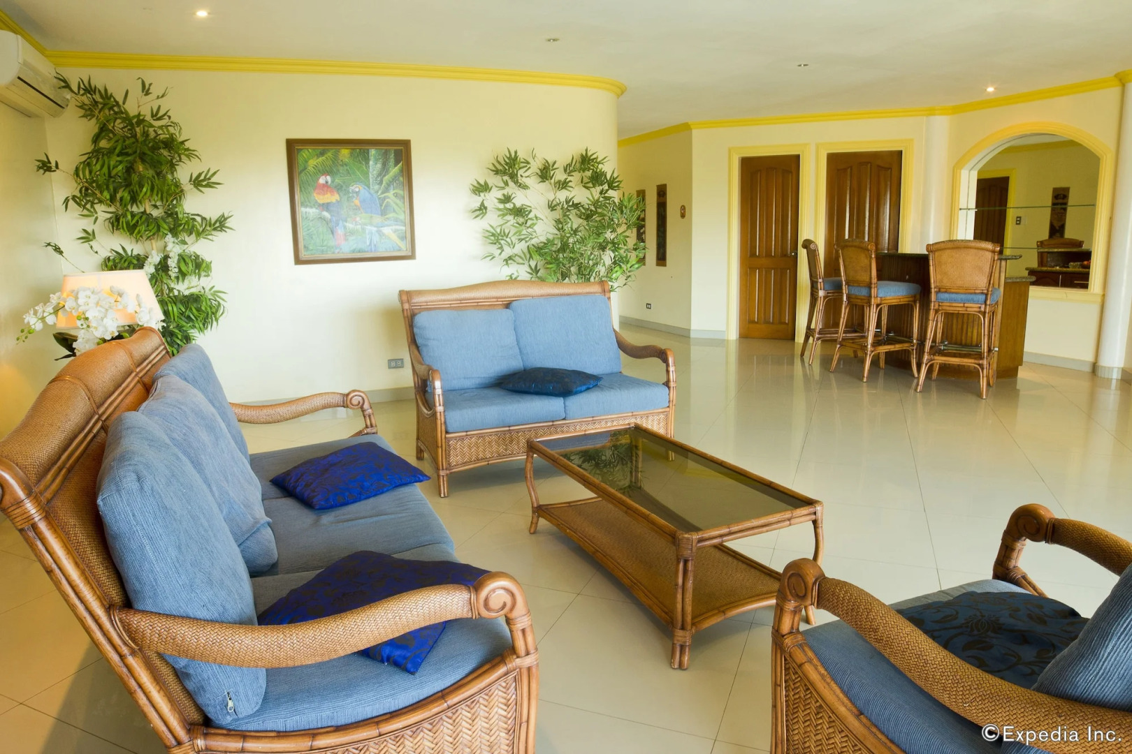 Lingganay Boracay Hotel Resort