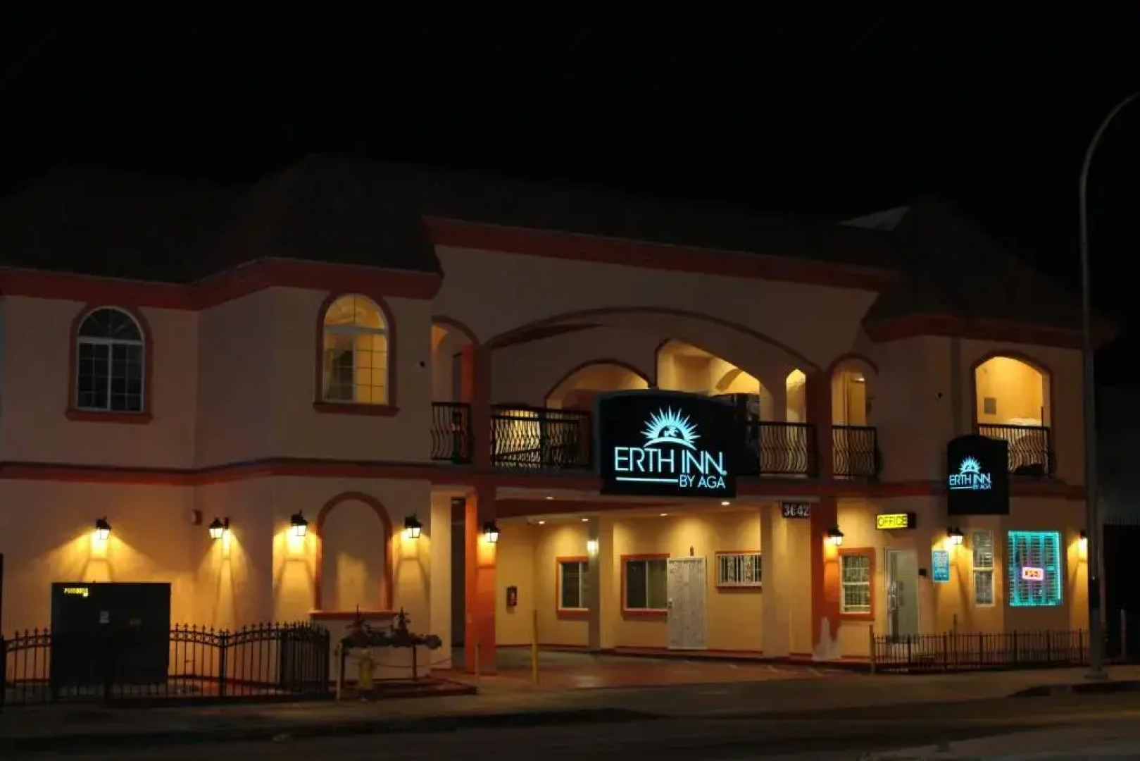 ERTH INN by AGA, Maywood