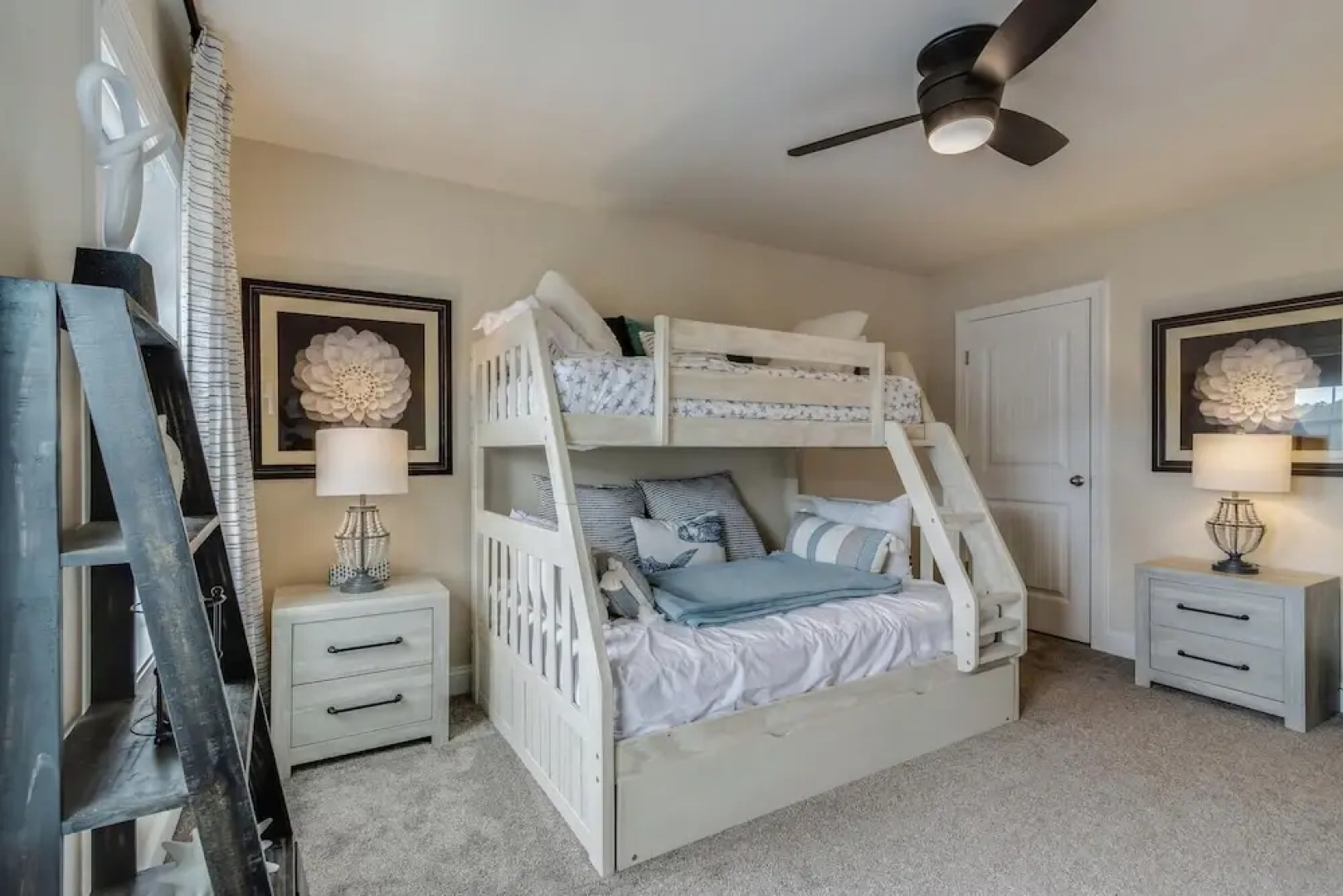 Catalina Circle 21520