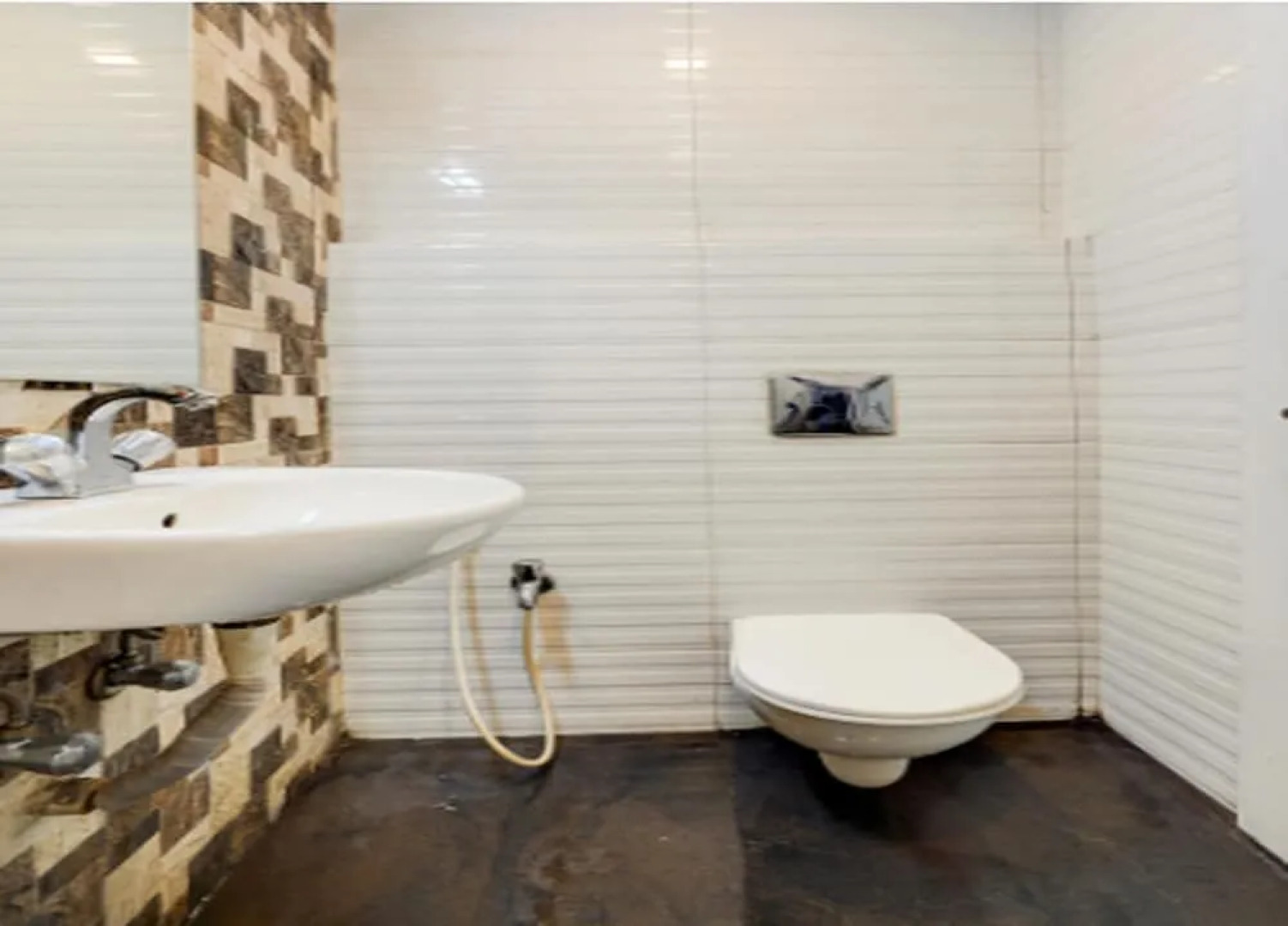 OYO 27630 Capital Residency