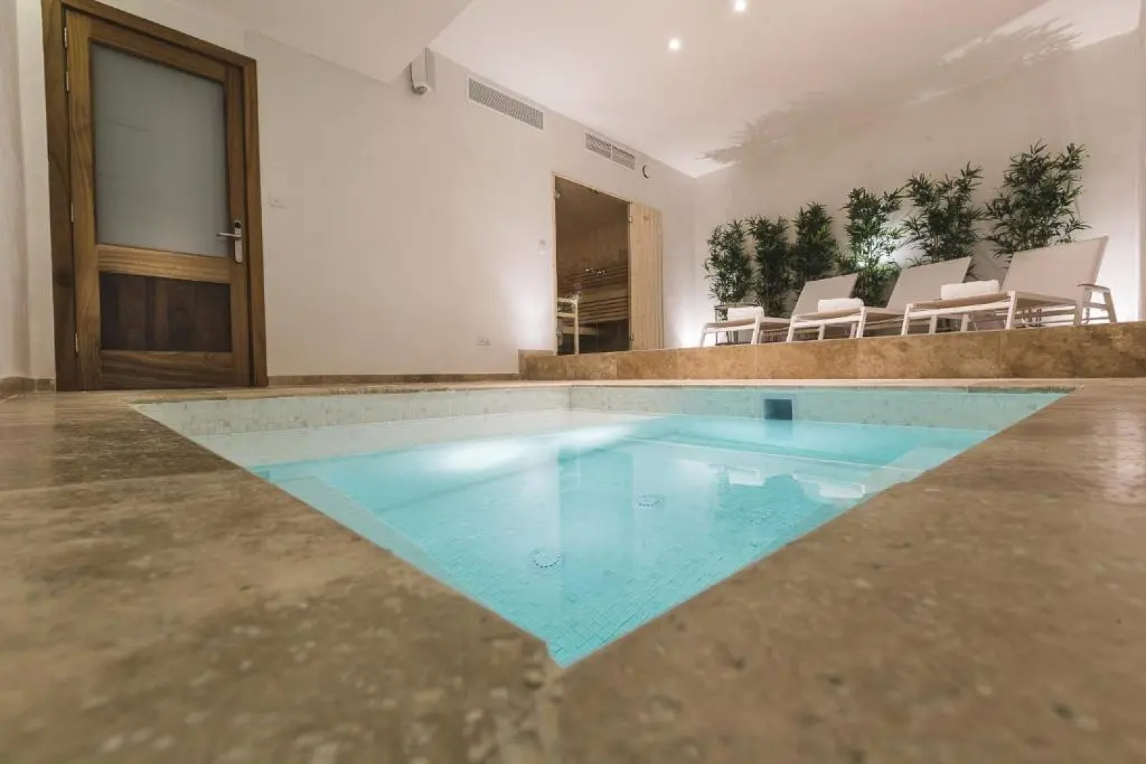 Two Pillows Boutique Hostel