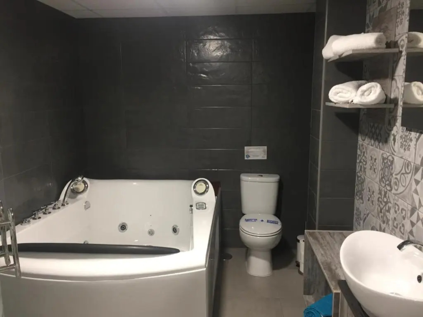 Deluxe Hostels & Suites Merida