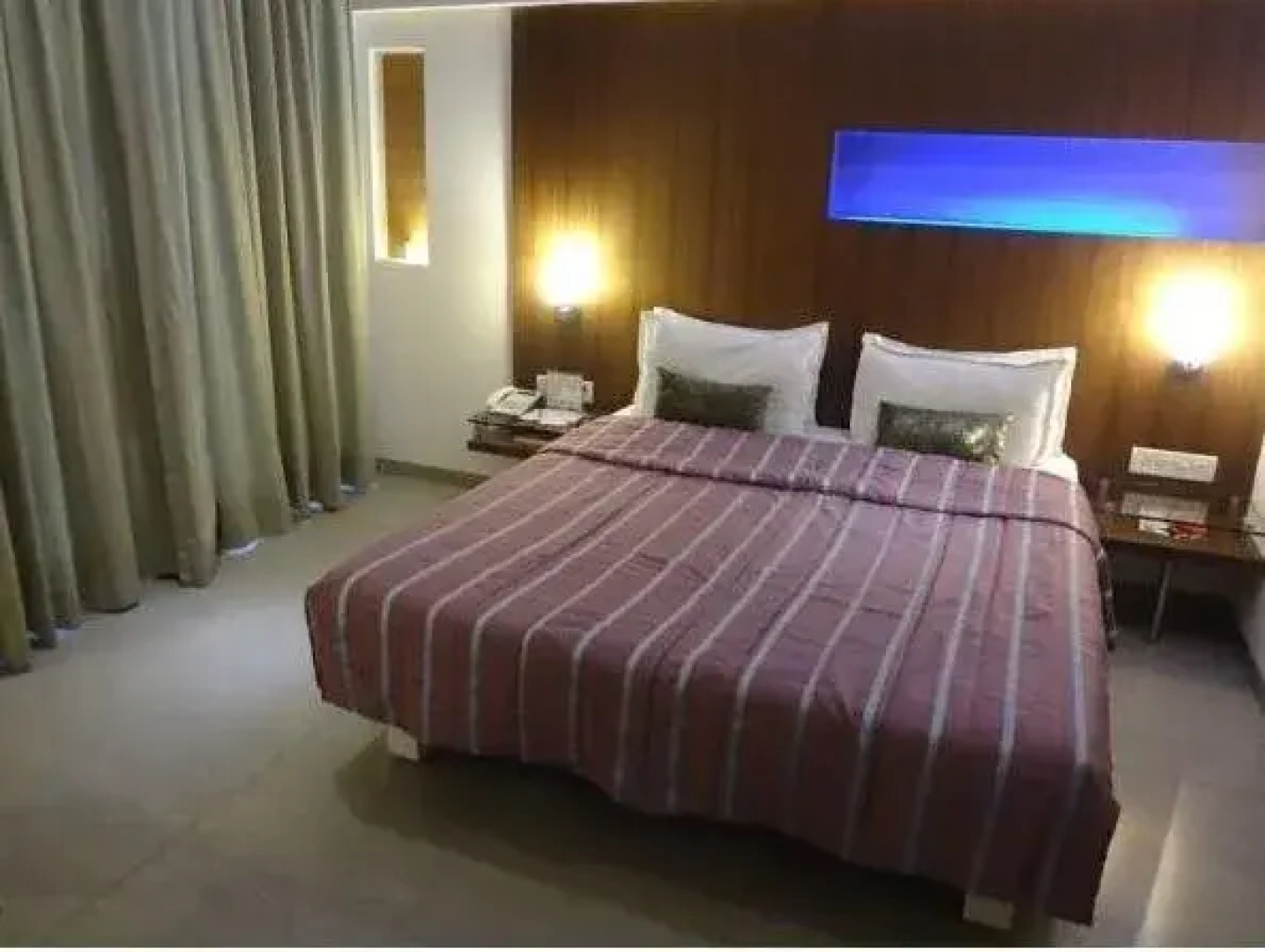 Hotel Vihangs Inn