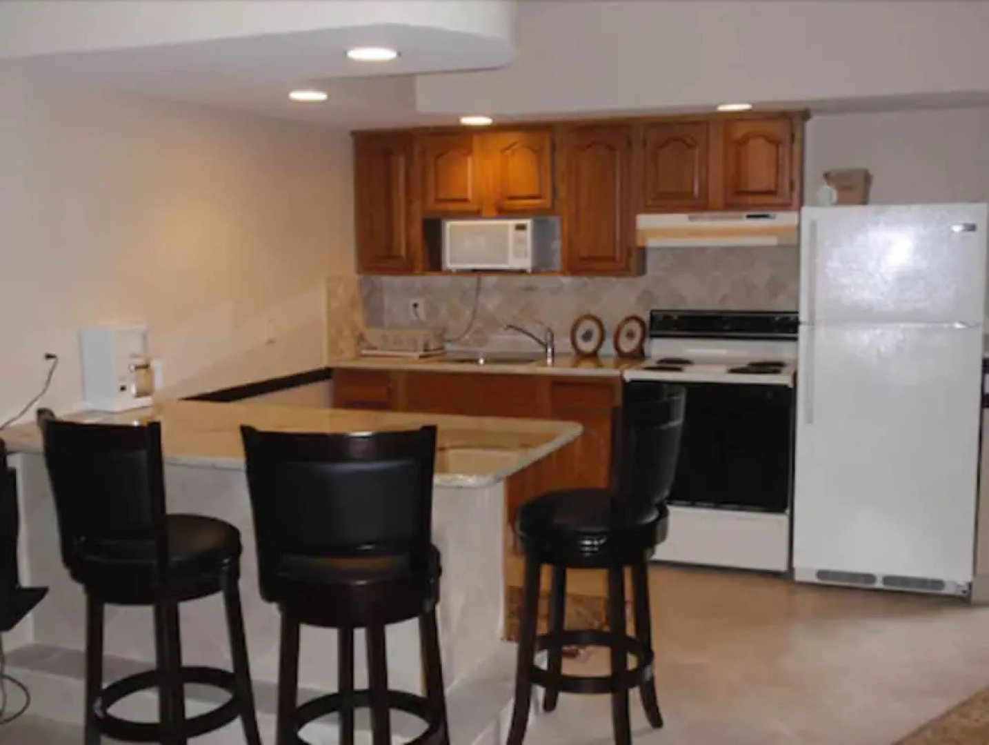 Chalet Inn & Suites Centerport