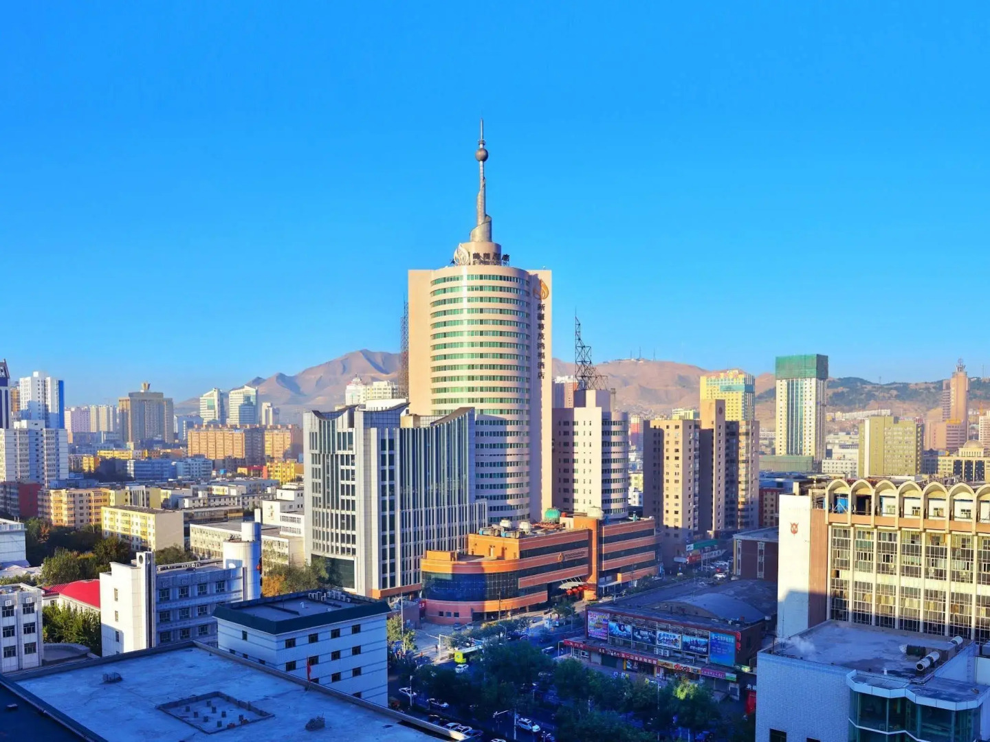 Luxemon Xinjiang Hongfu Hotel