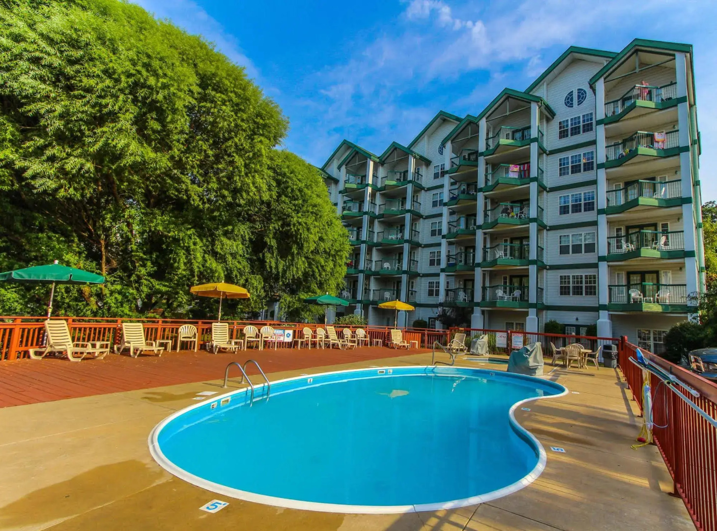 Surrey's Carriage Place Resort